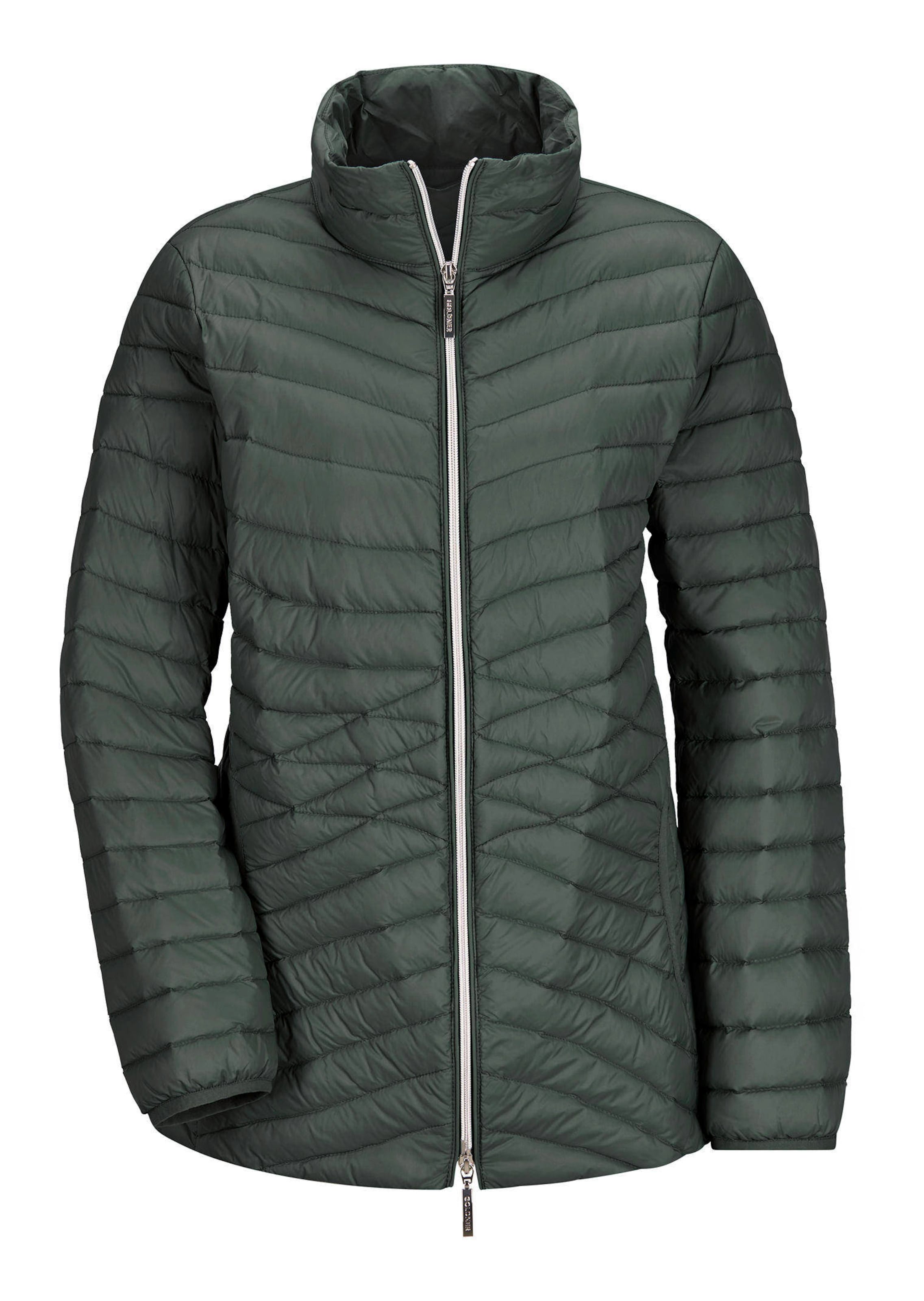 Daunenjacke mit femininer Steppung