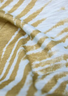 T-shirt flammée avec imprimé de feuilles thumbnail 3