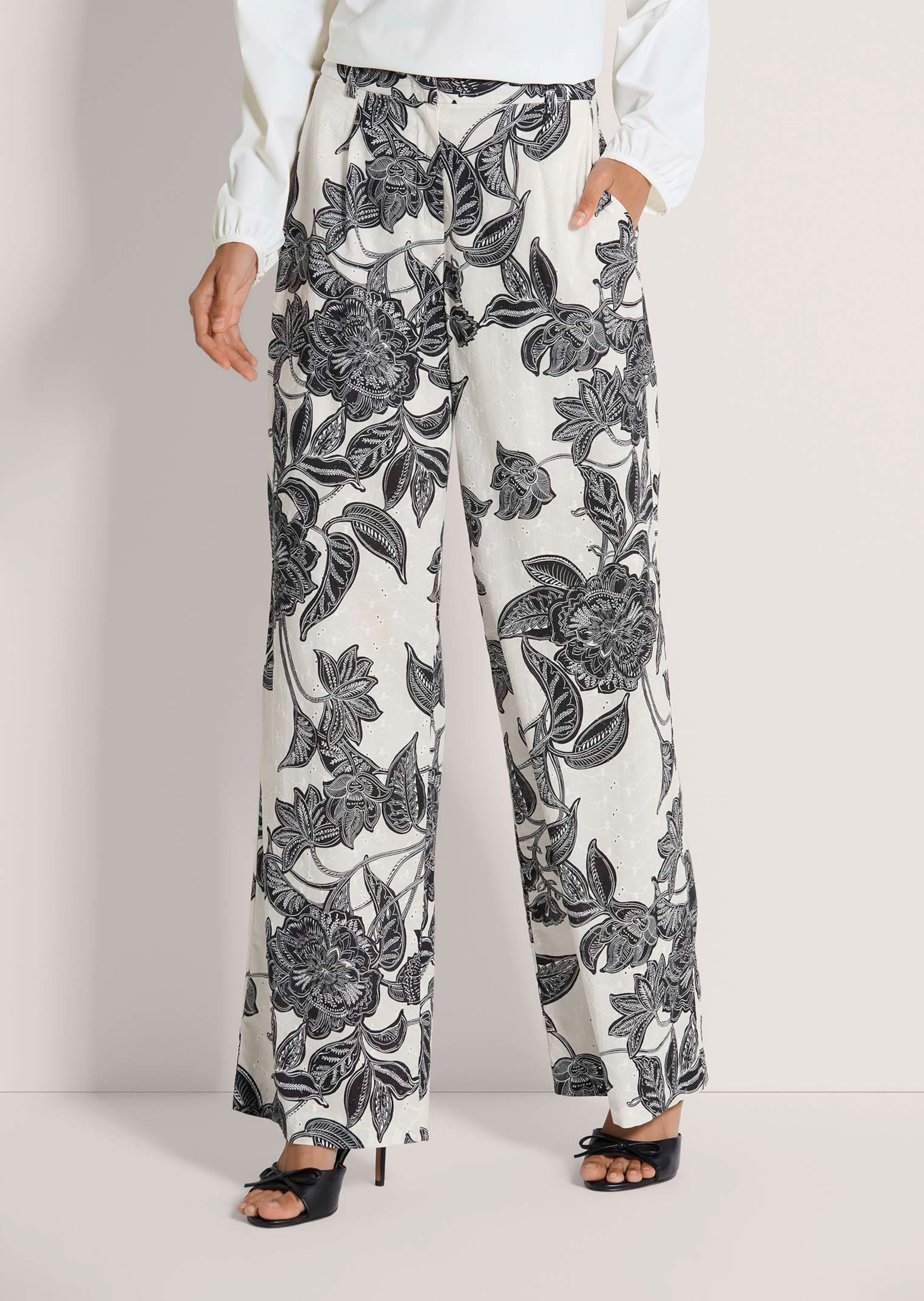Hose mit Madeira-Stickerei und Blumenprint