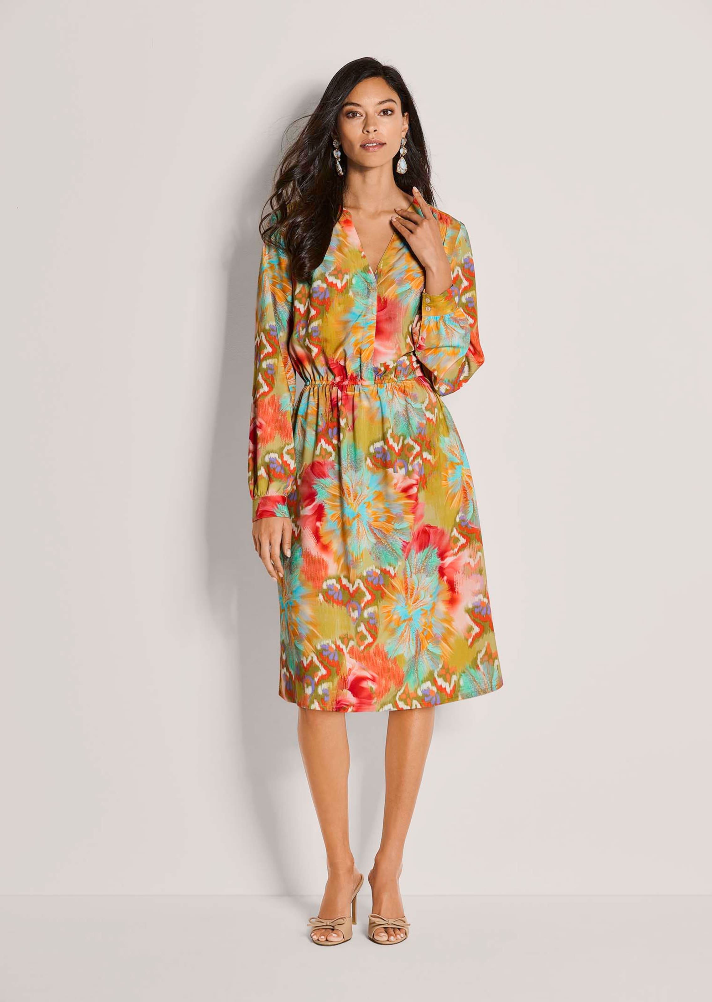 Farbenfrohes Sommerkleid