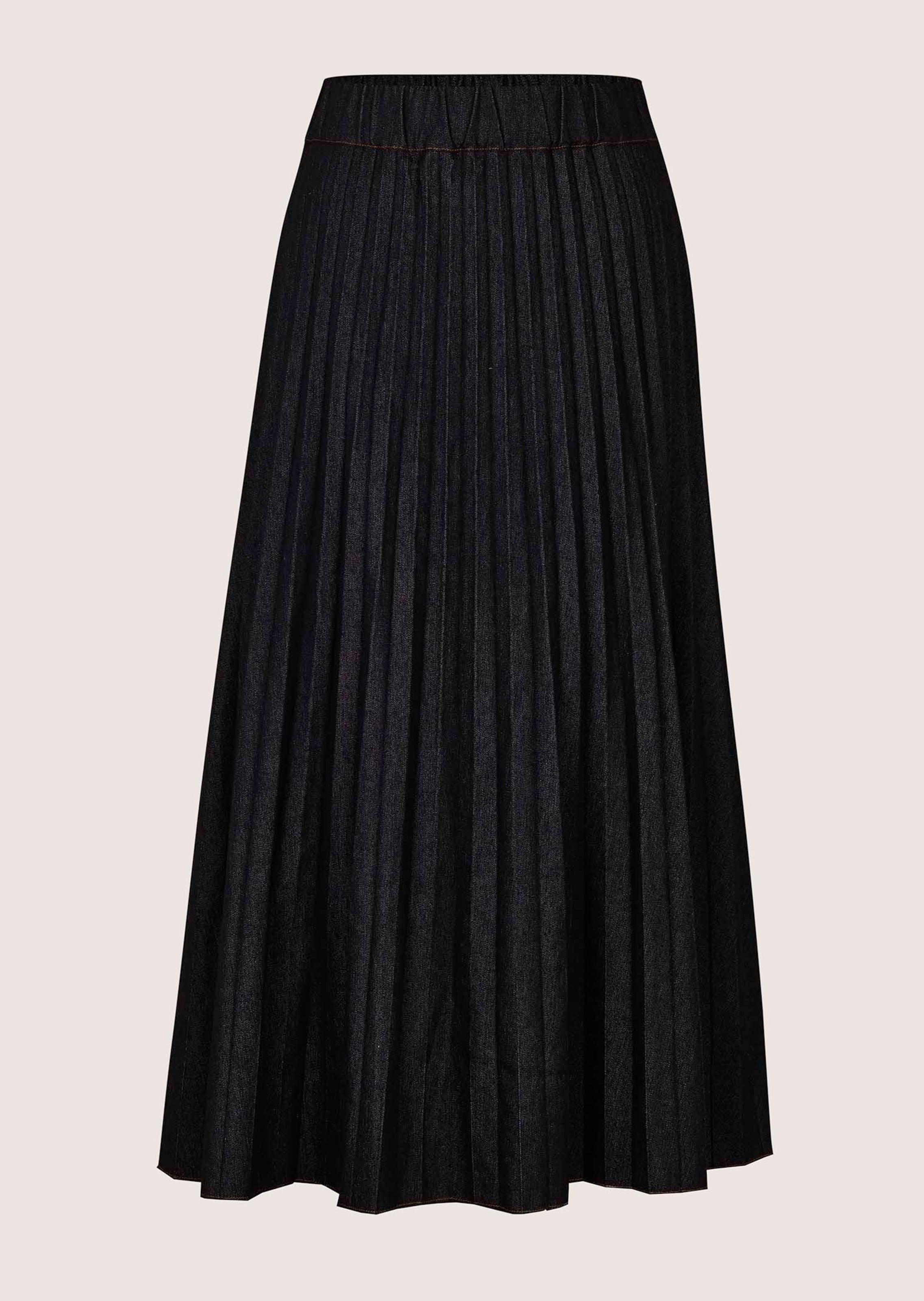 Flared denim skirt with pleats