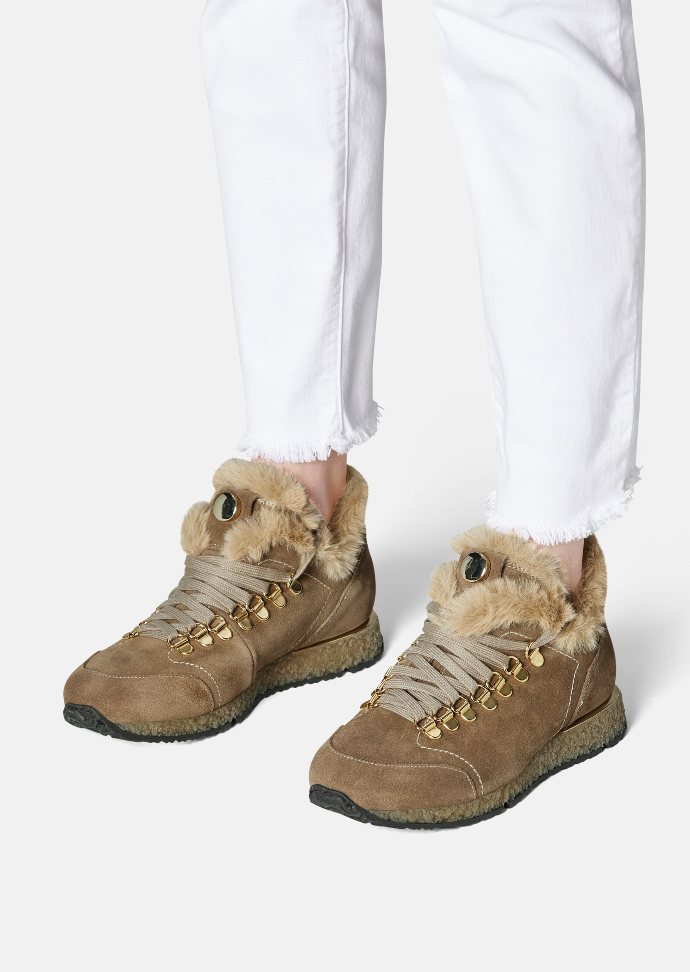 Sneakers thumbnail 2