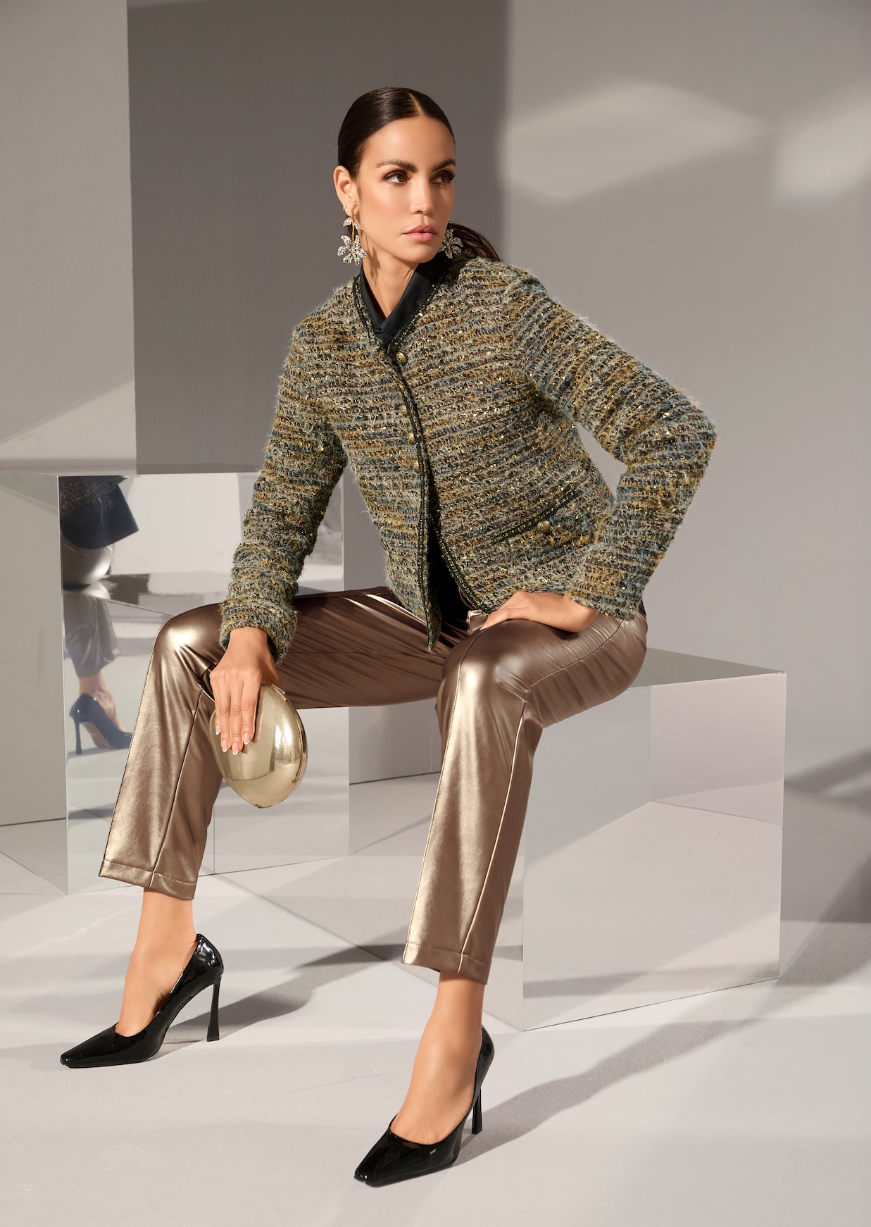 Hose im Leder-Look mit Biesen