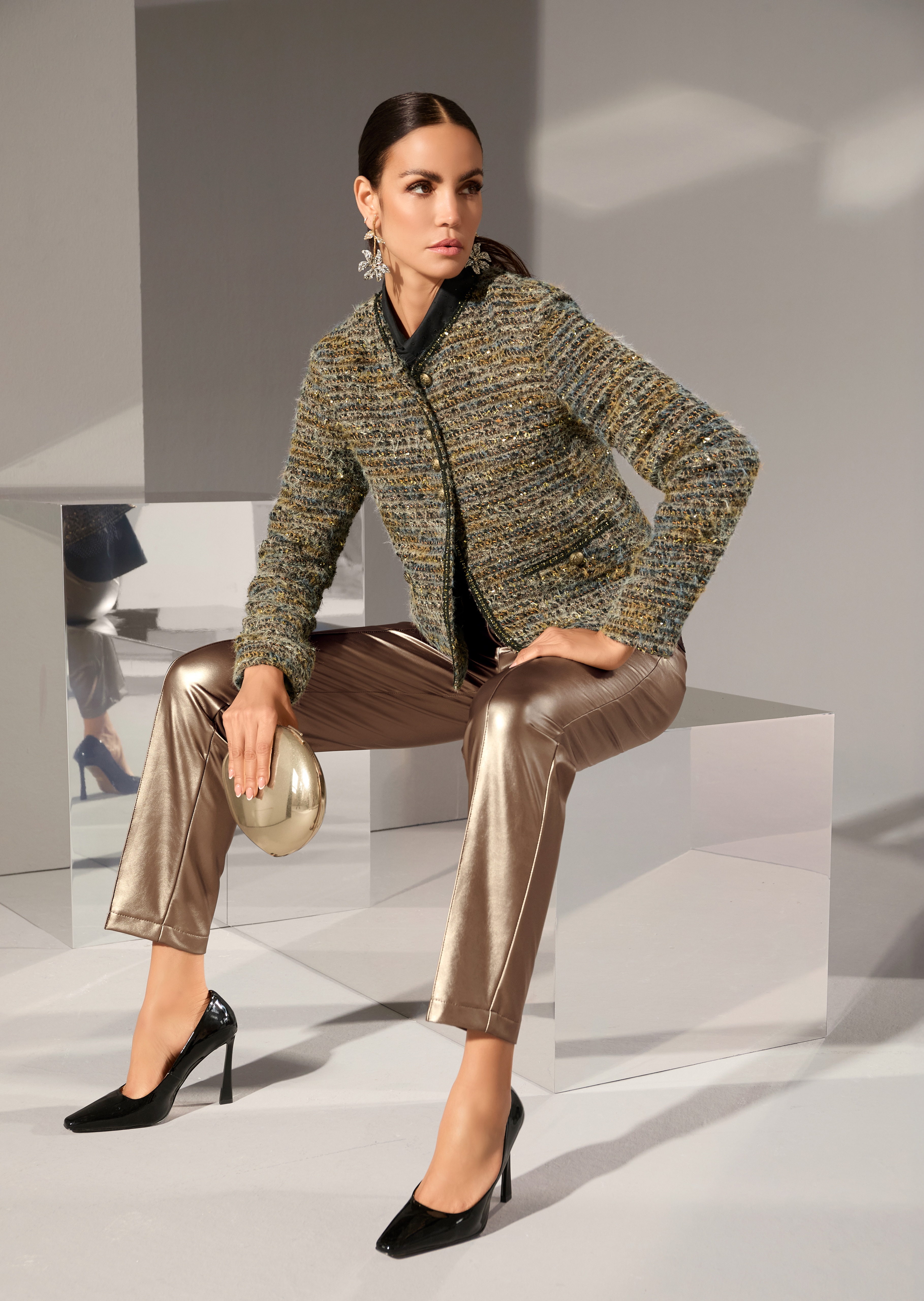 Hose im Leder-Look mit Biesen