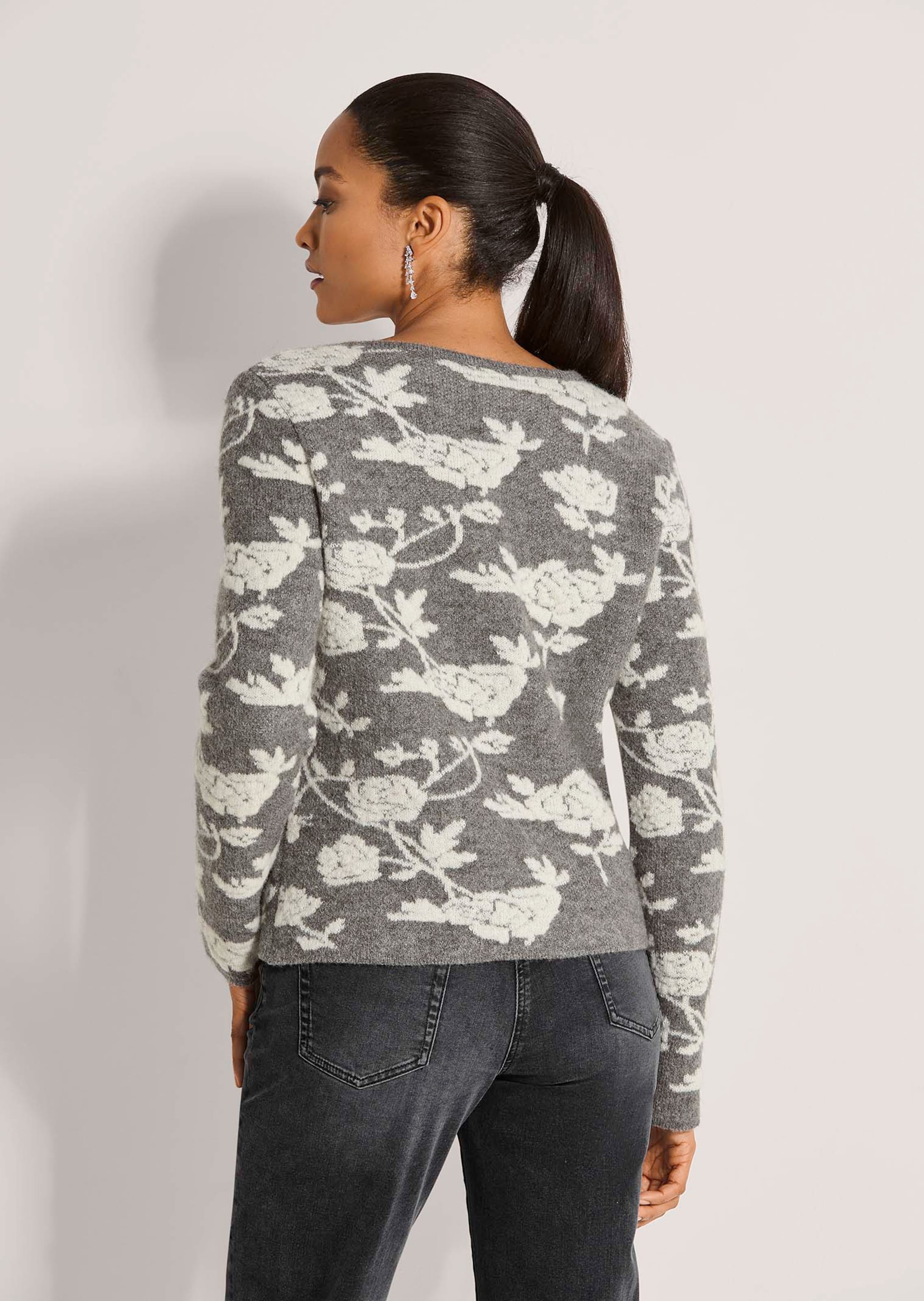 Pull à motif floral jacquard thumbnail 4