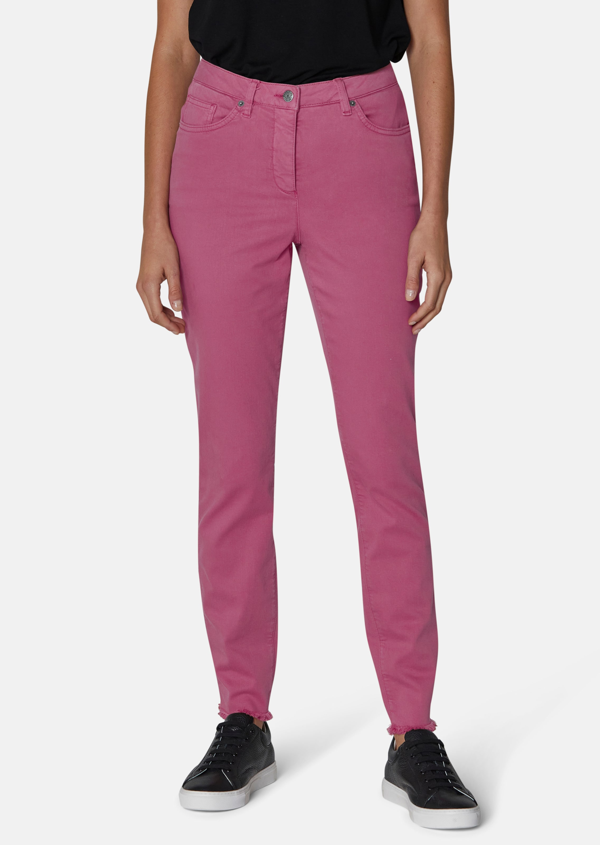 Jeans mit feinem Fransensaum