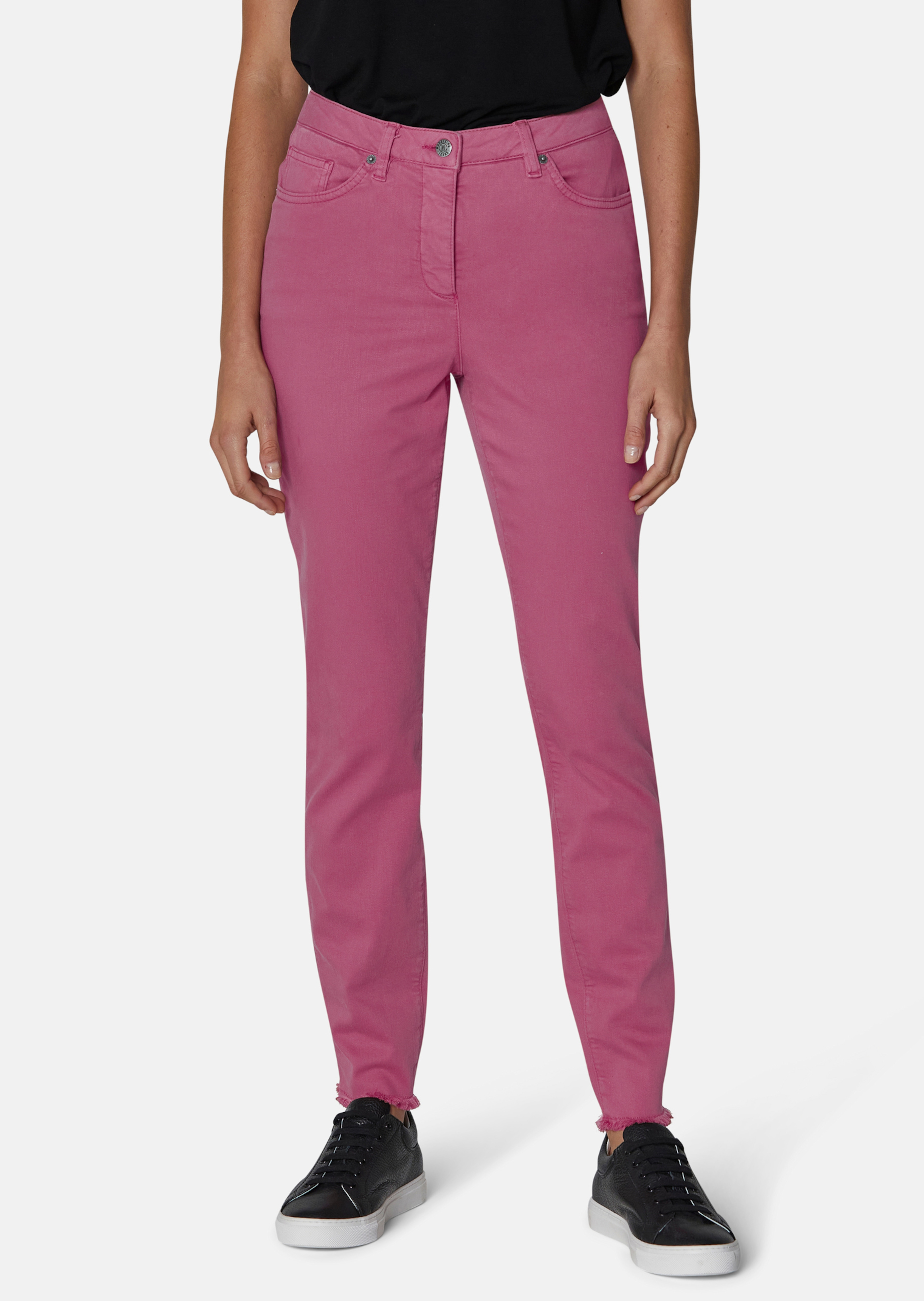 Jeans mit feinem Fransensaum