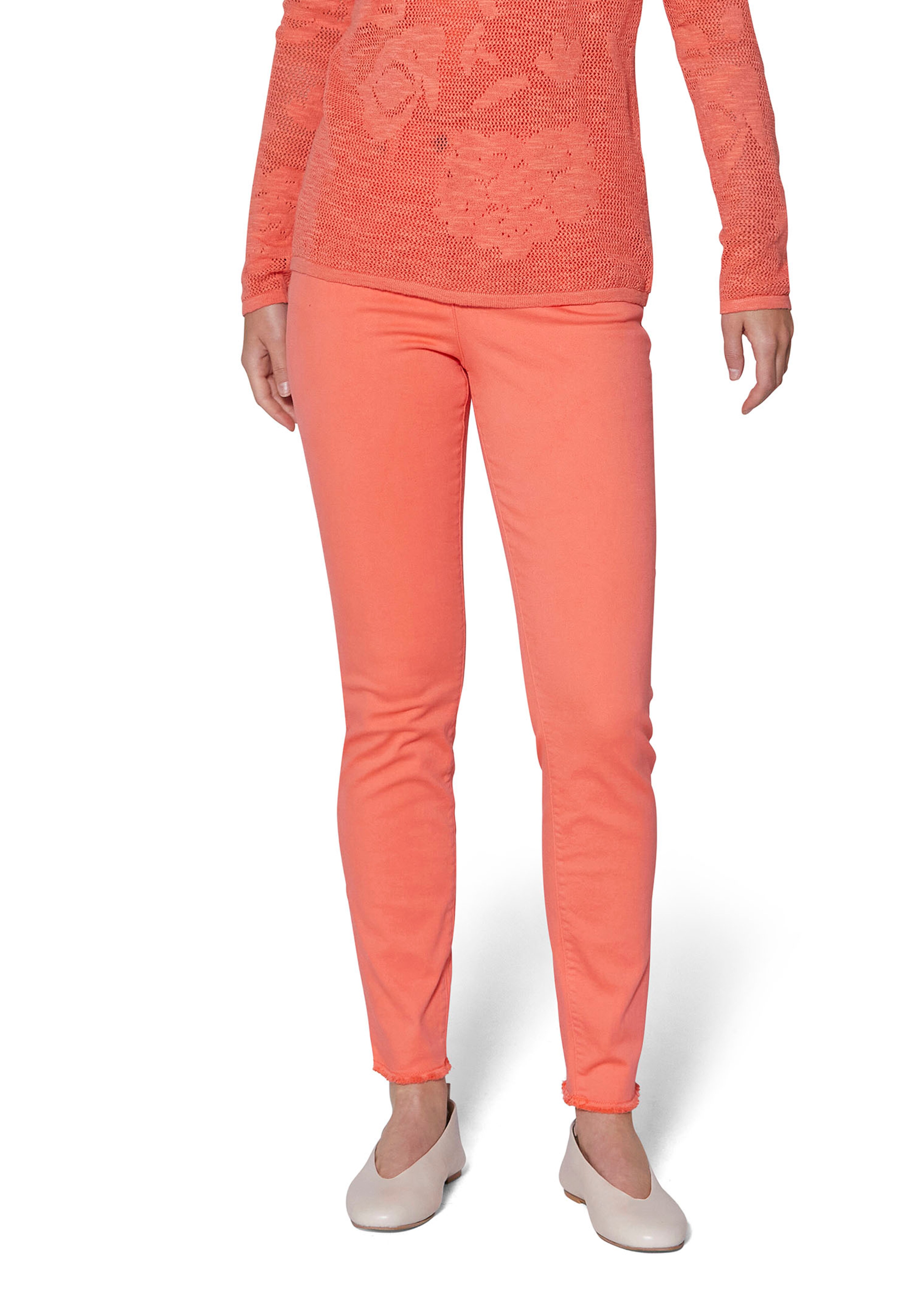 Jeans mit feinem Fransensaum