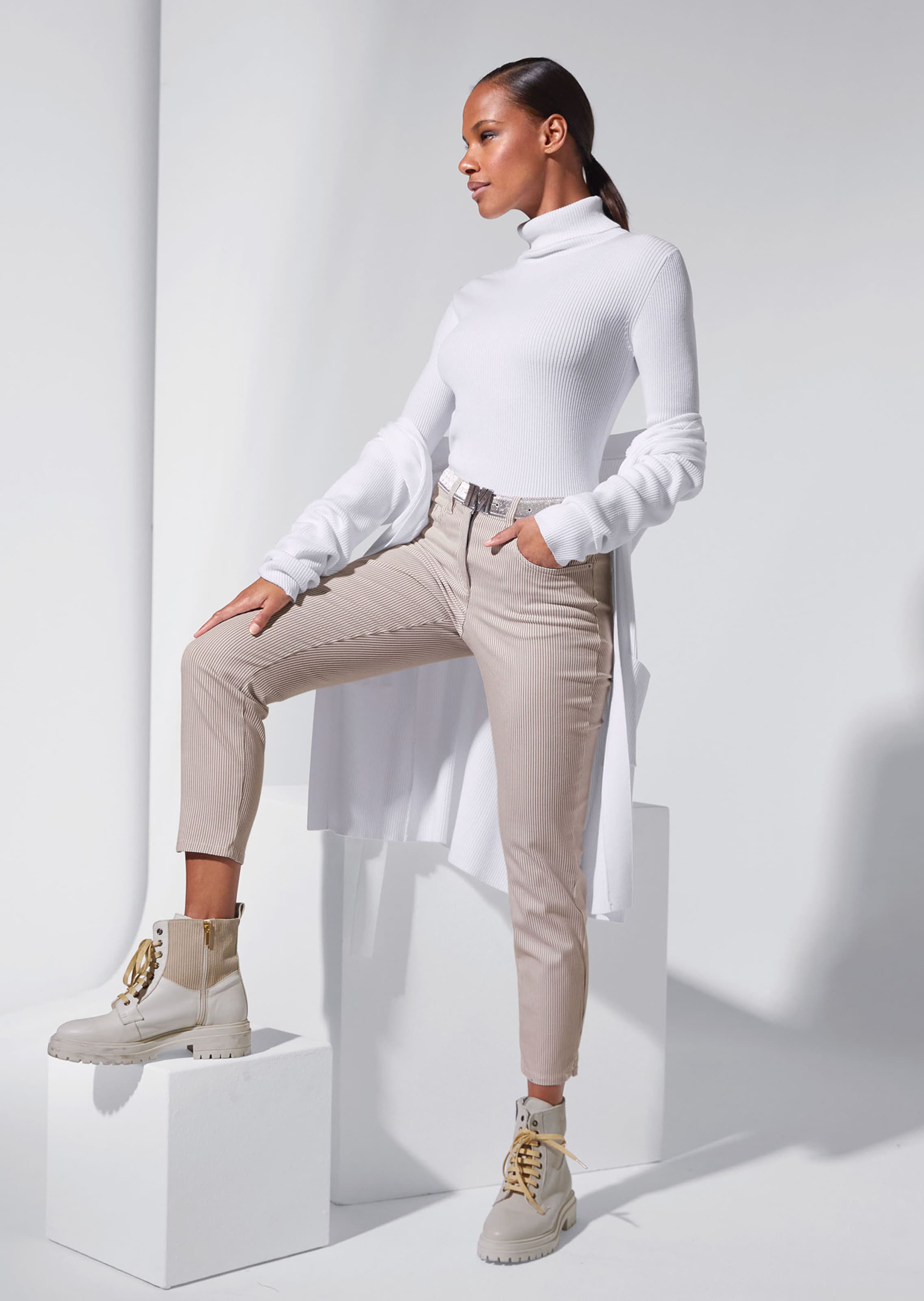 Fein gestreifte Jeans