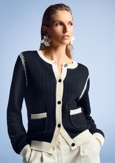 Strickjacke mit Zopfmuster und feinen Details thumbnail 1
