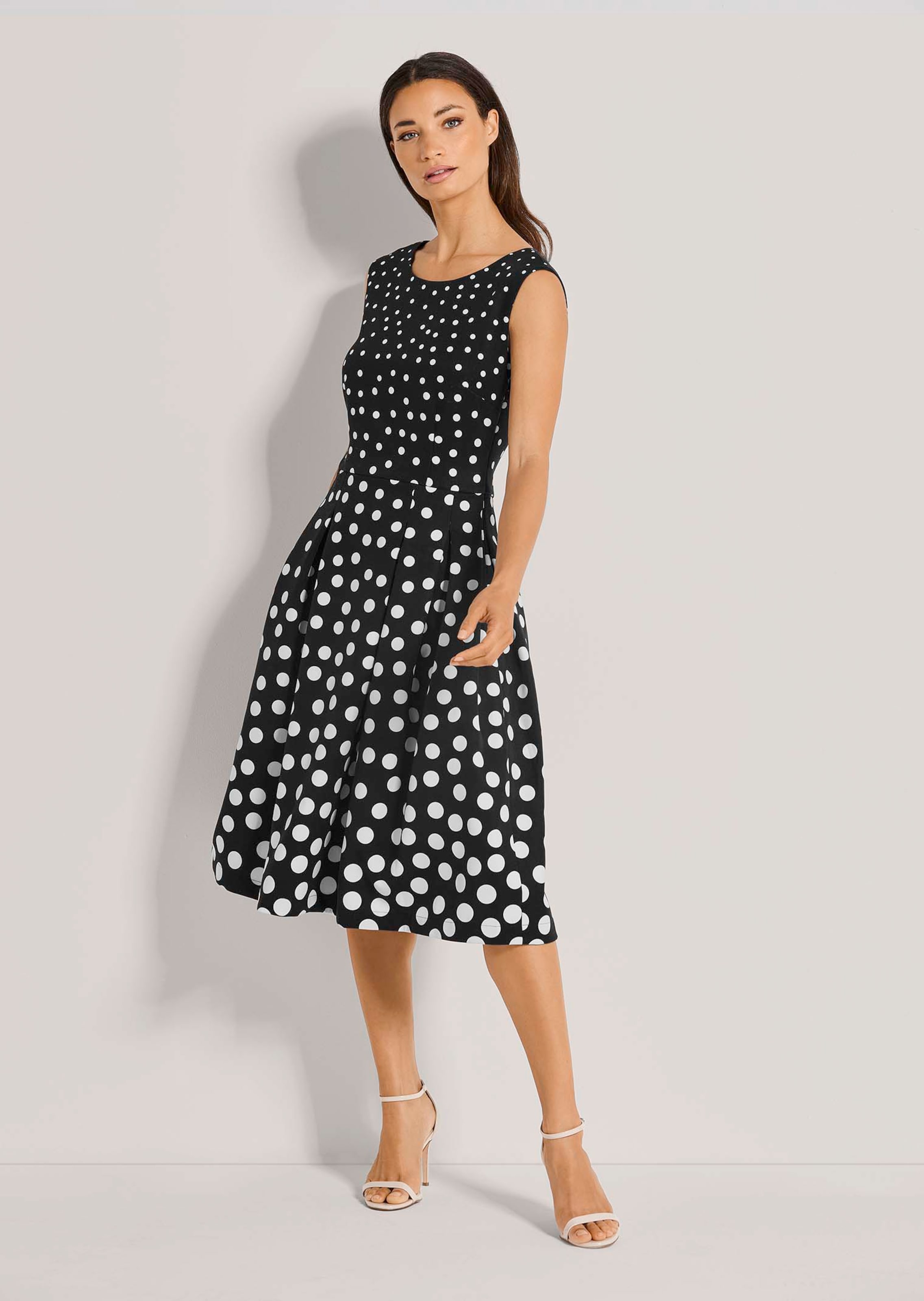 Robe à pois