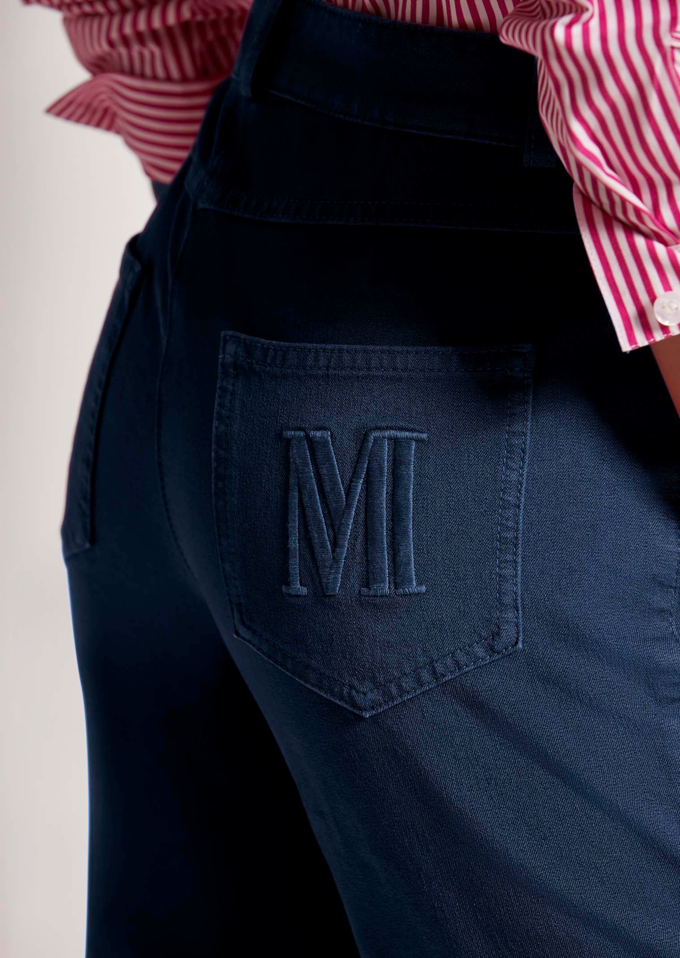 M-Jeans in gerader Form mit Logo-Stickerei thumbnail 6