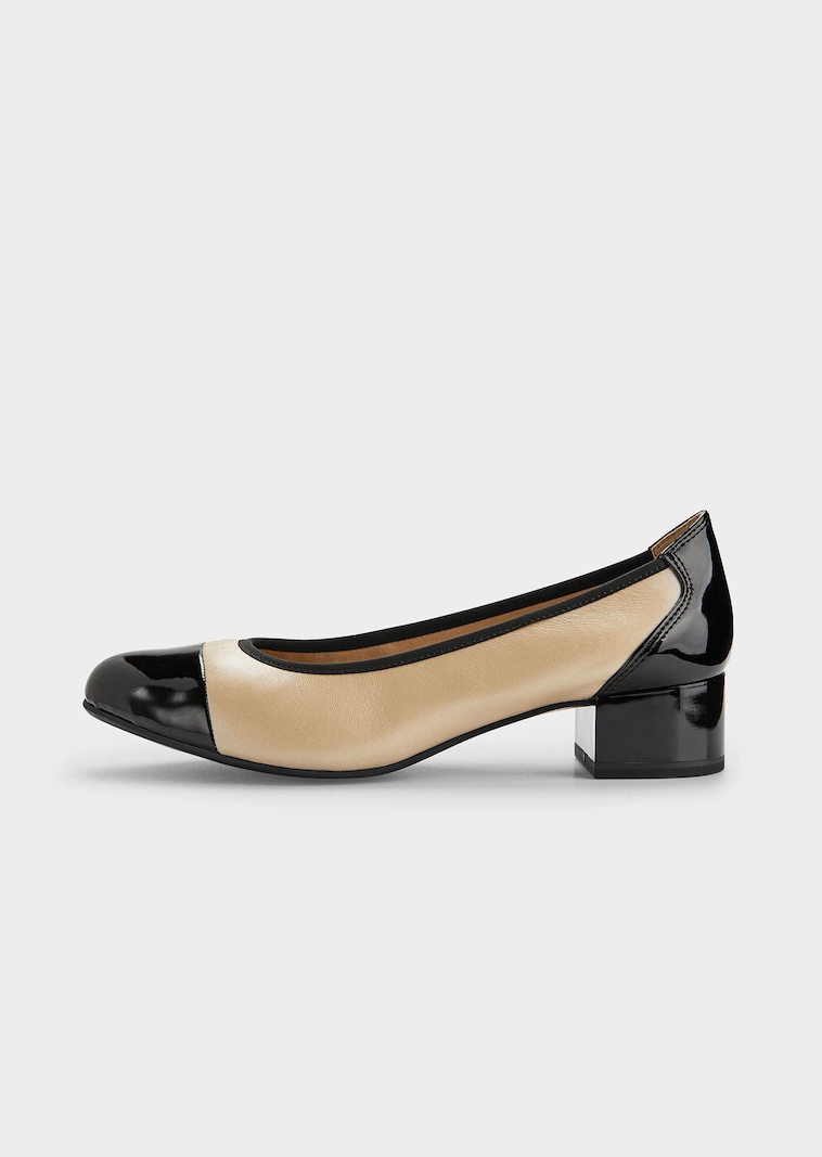 Pumps in klassischem Look