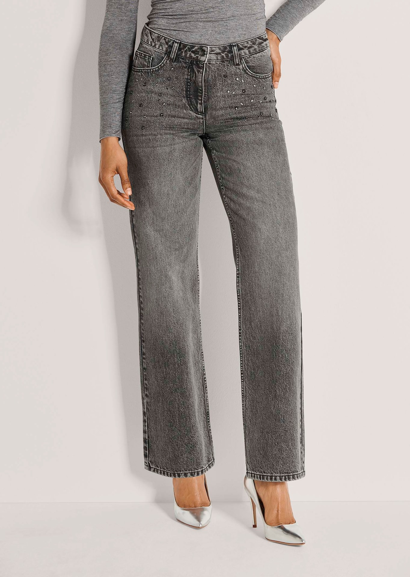 Jeans met rechte pijpen en stras elementen