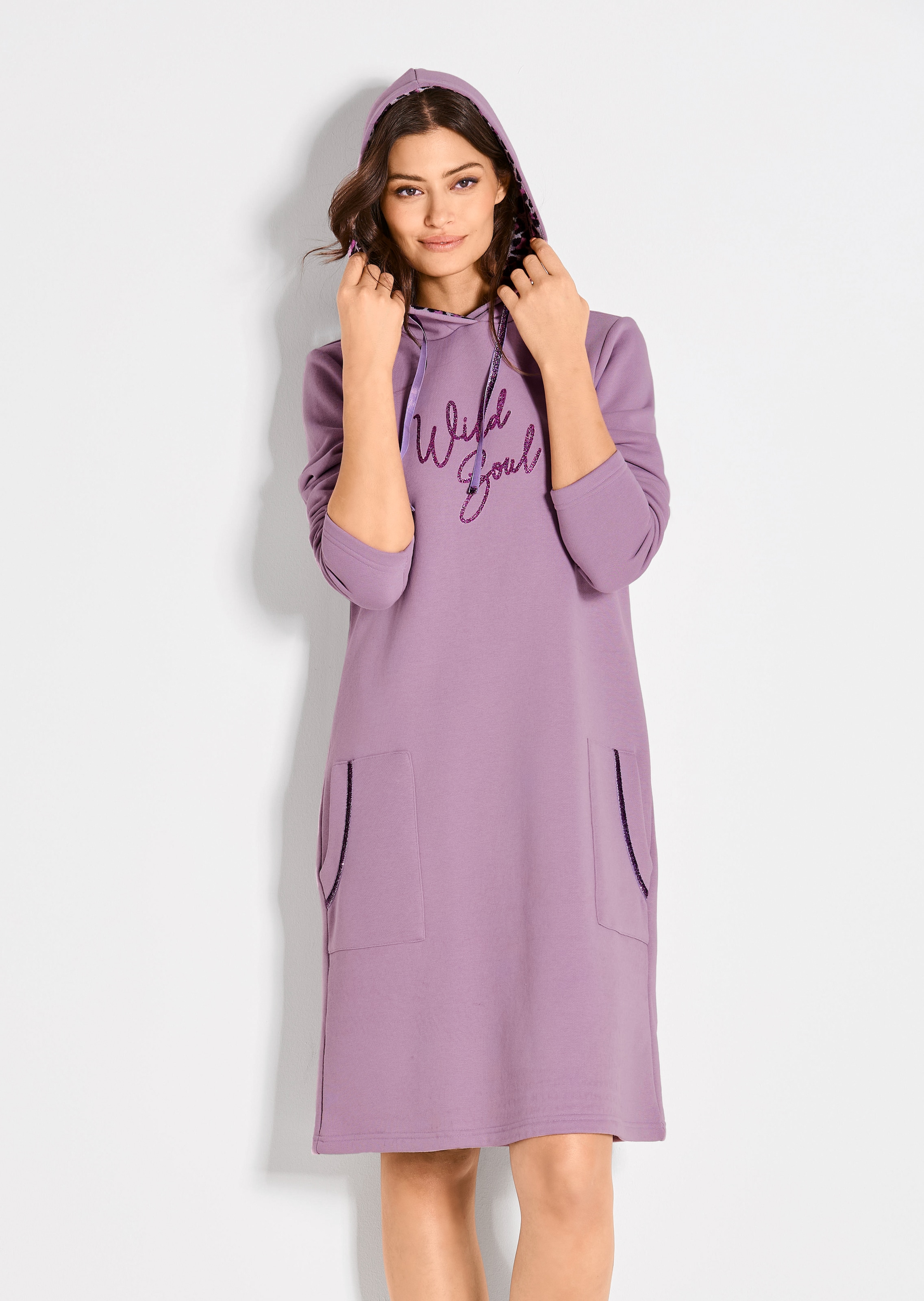 Lässiges Sweatkleid mit Kapuze