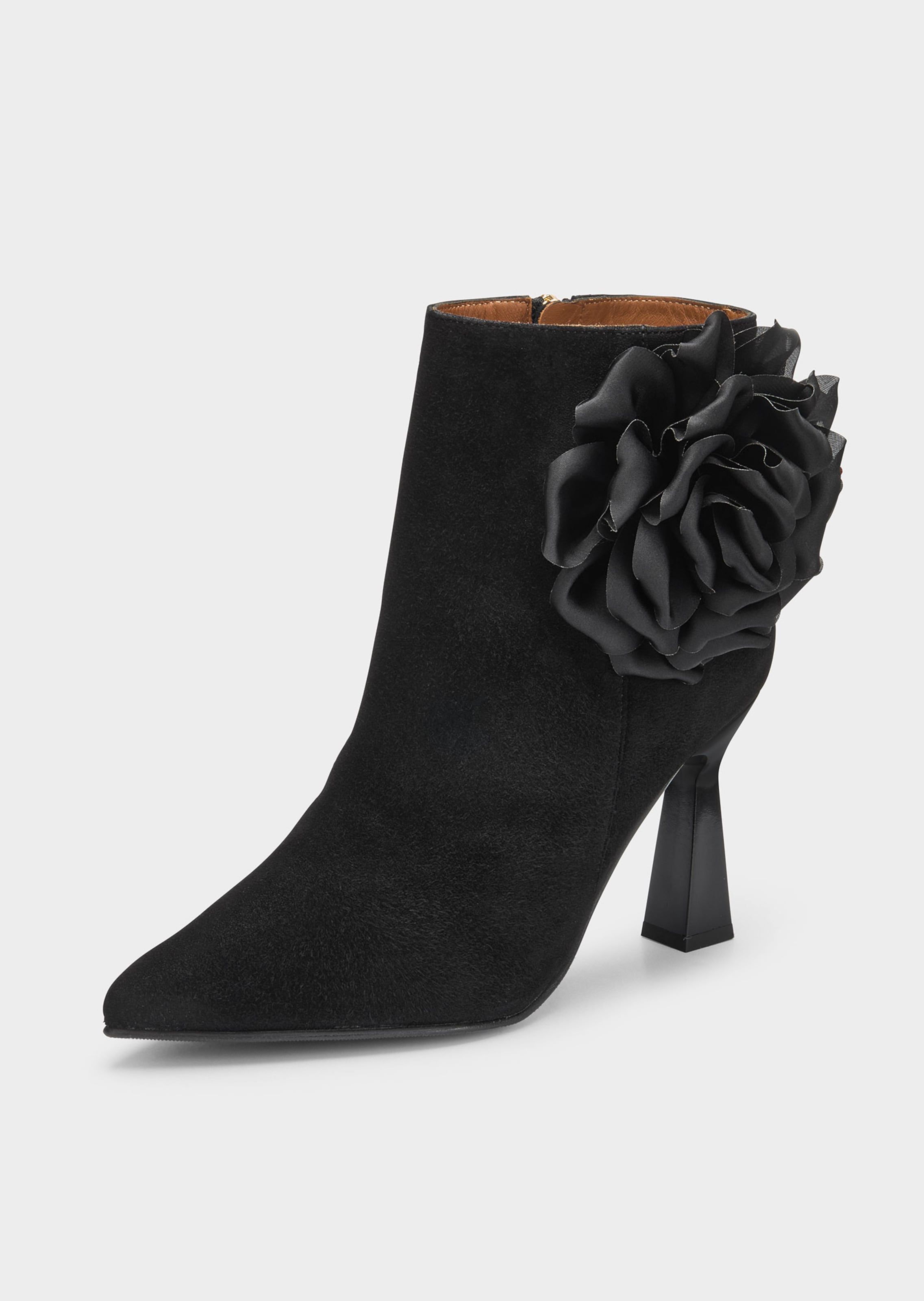 Wildleder-Stiefelette mit opulenter Blüte