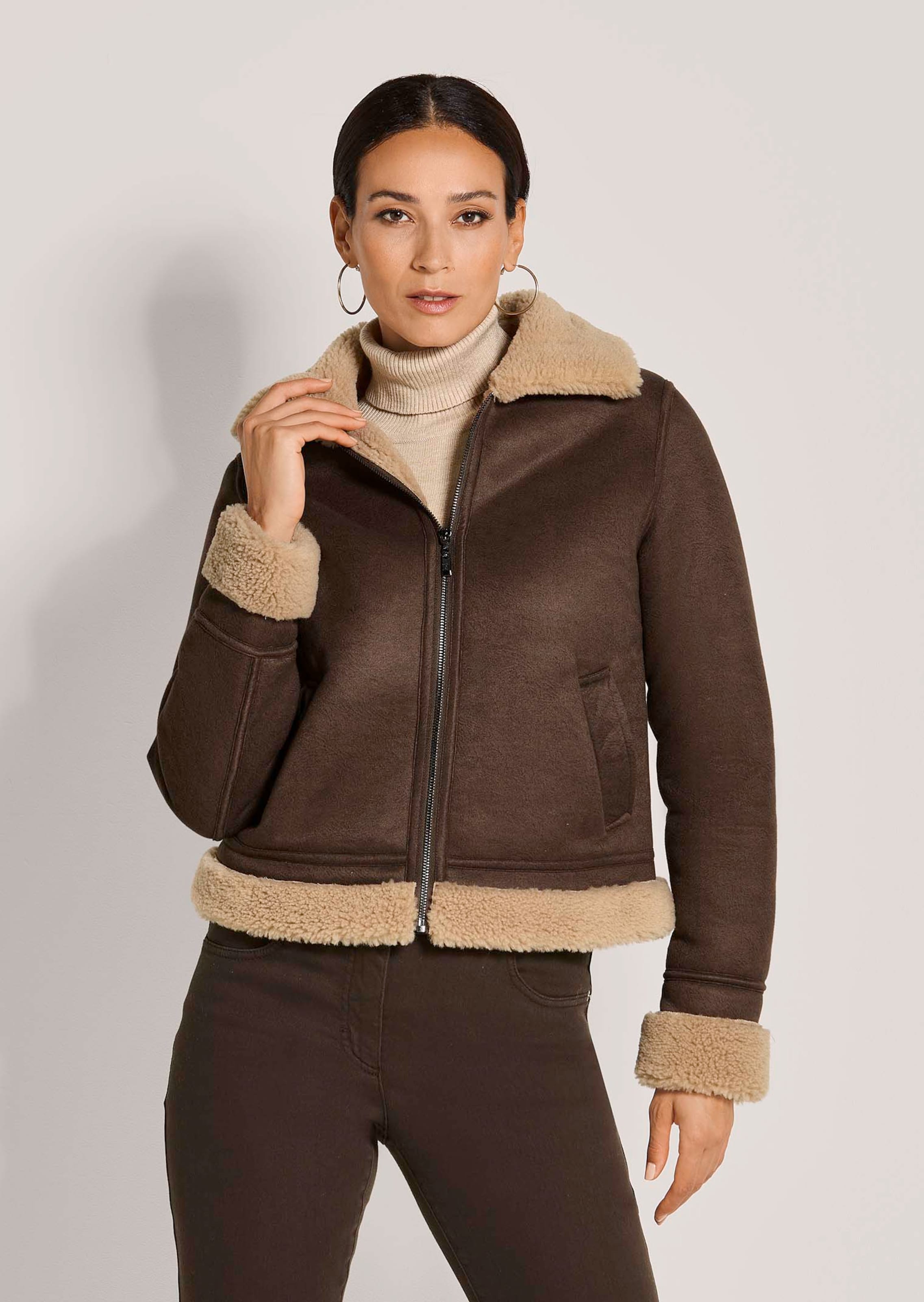 Modische Jacke im Aviator-Stil