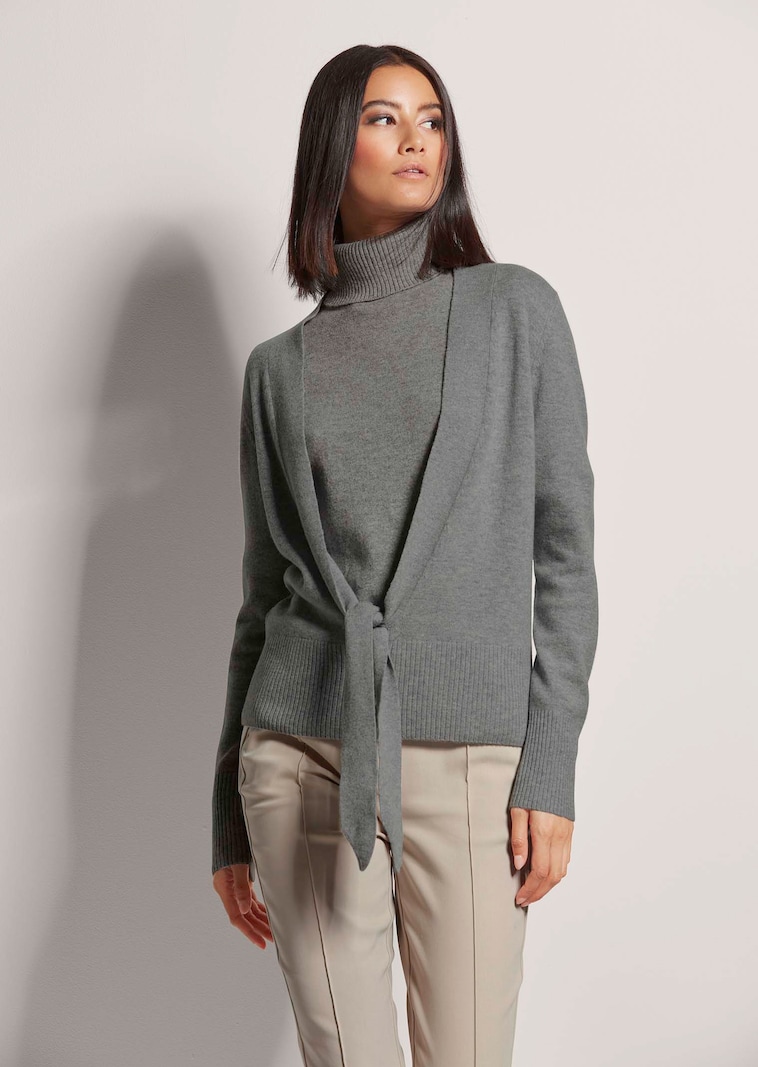 Kaschmir-Strickjacke mit tiefem V-Ausschnitt und Bindeband