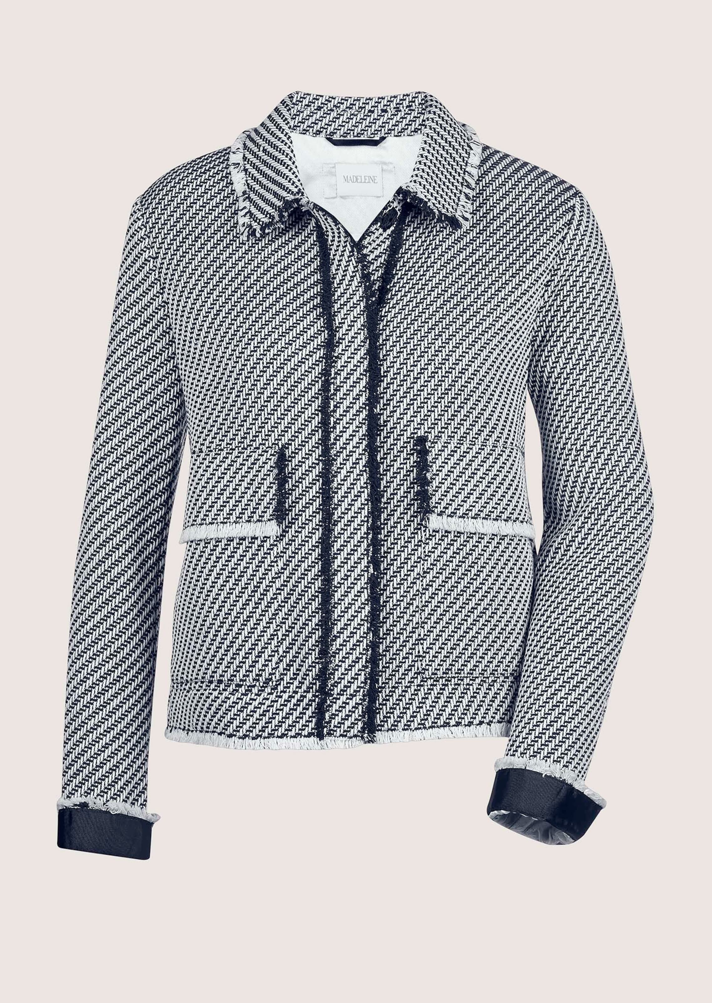 Short blazer with fringes