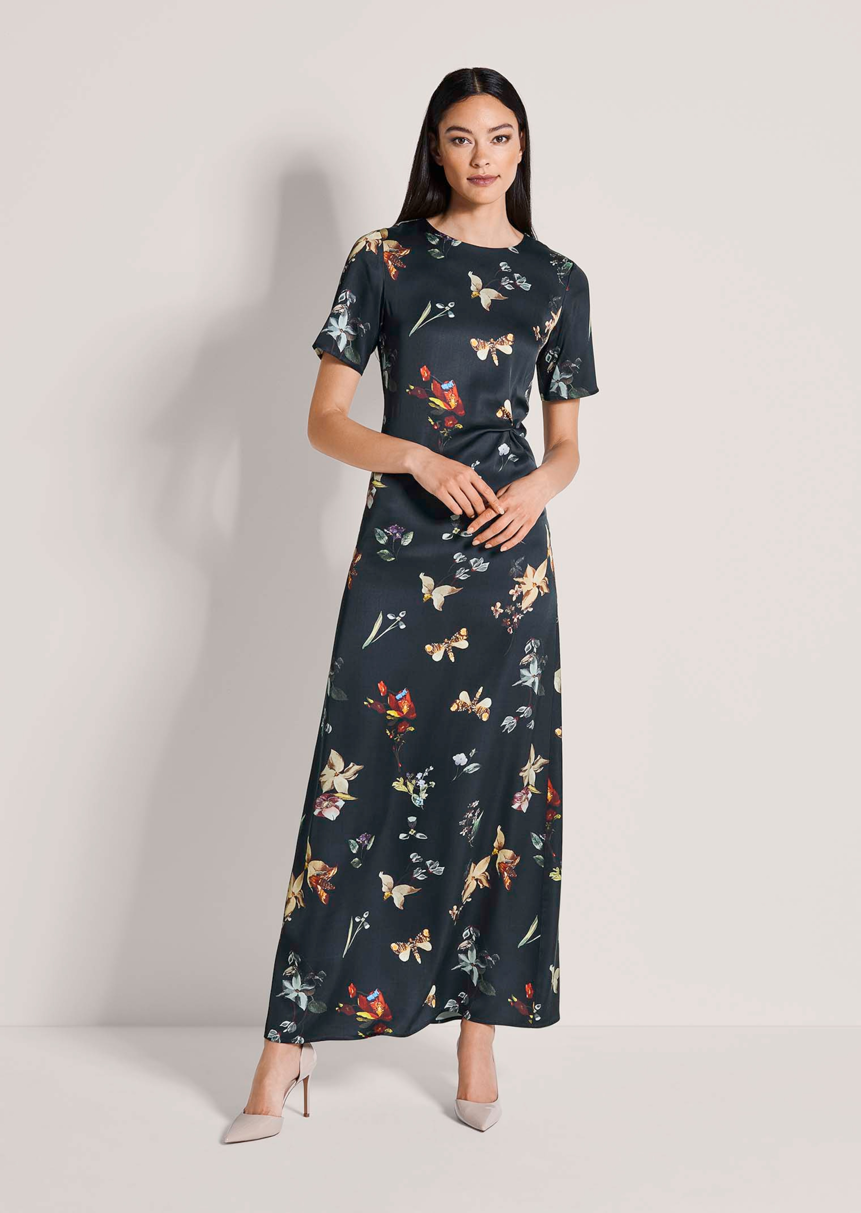Maxikleid mit Drapierung