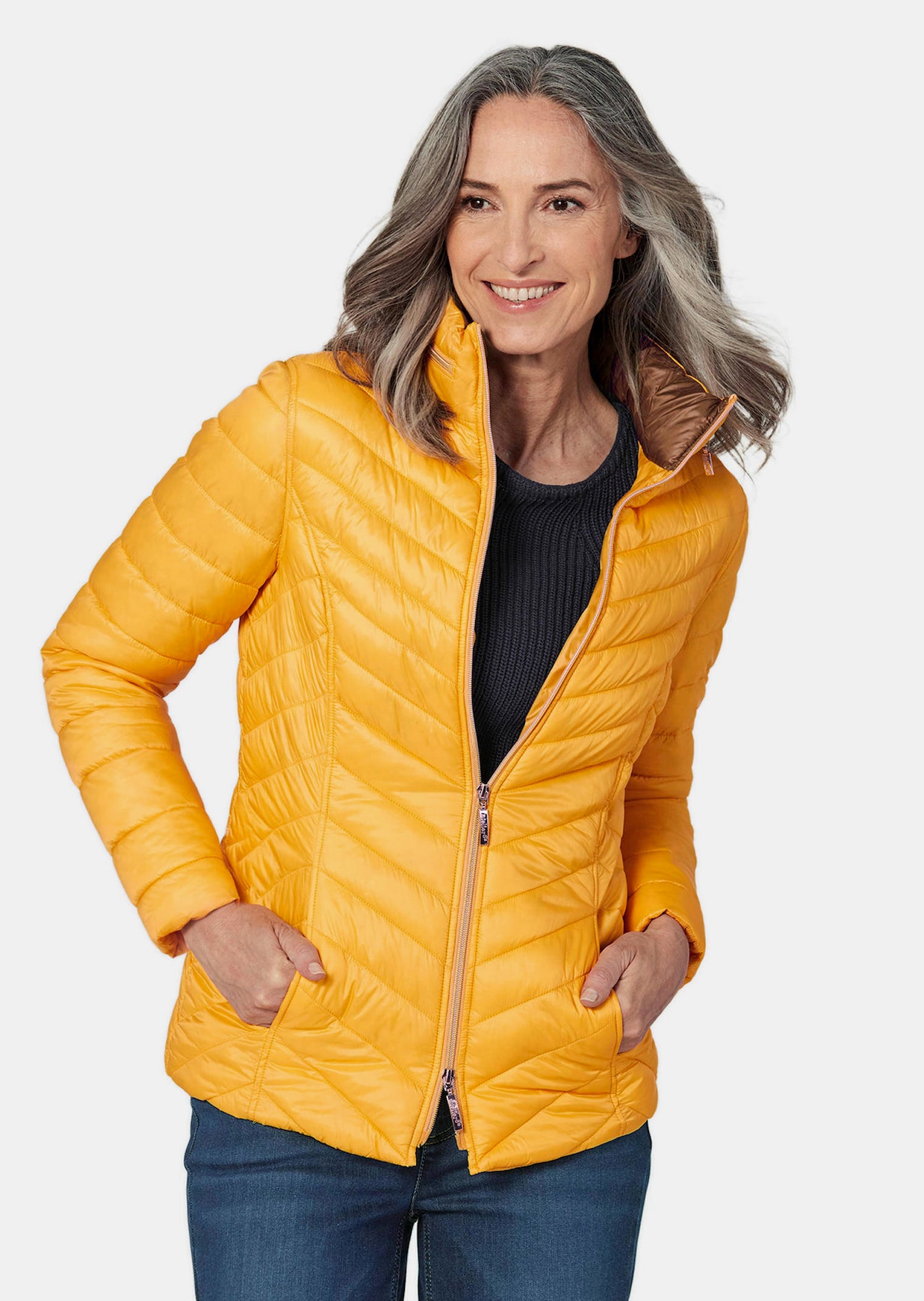 Steppjacke in figurschmeichelnder Optik