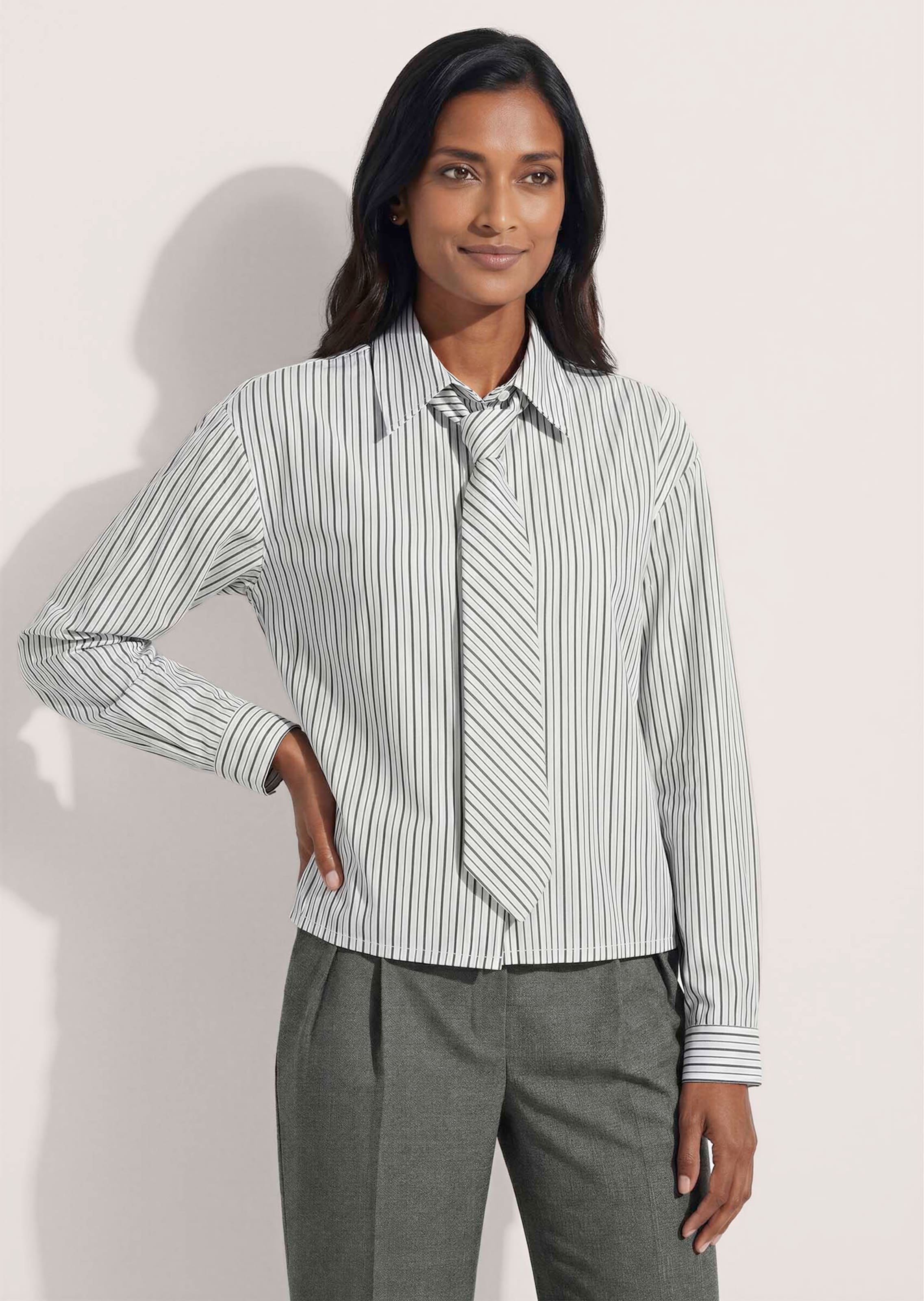 Overhemdblouse met afneembare stropdas