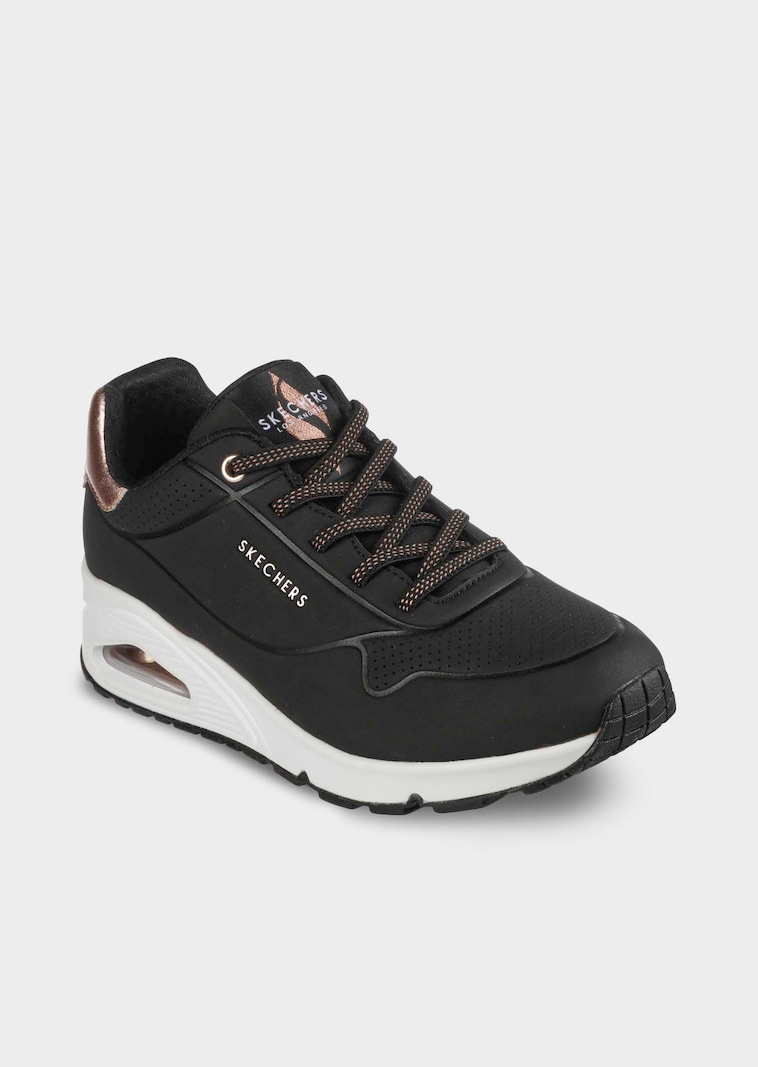 Sneaker mit Bungee Schnürung