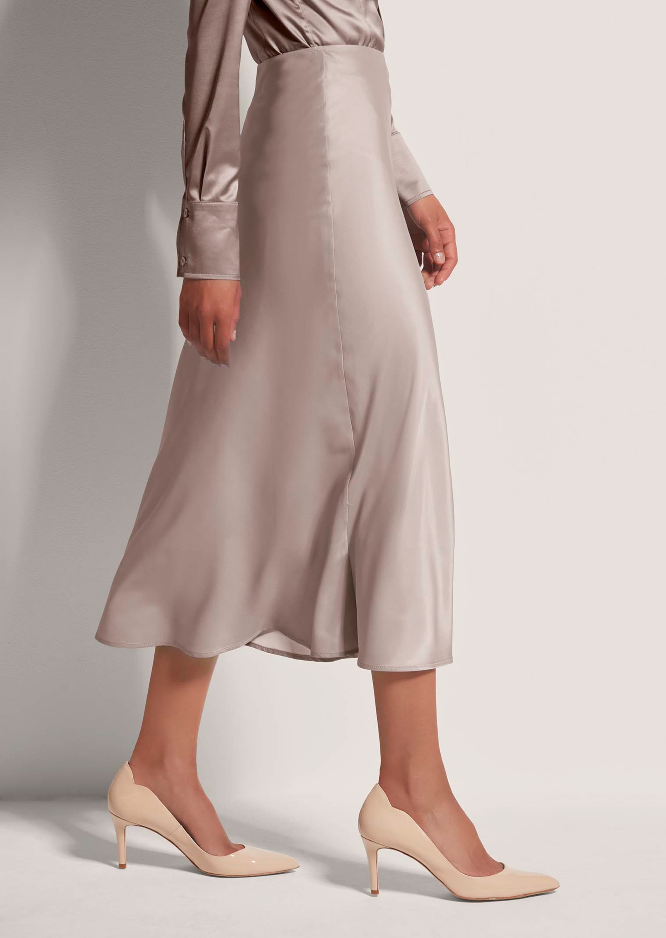 Elegant satin midi skirt thumbnail 5