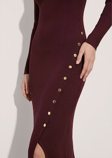 Figurbetontes Strickkleid mit Zierknöpfen und Schlitz thumbnail 6