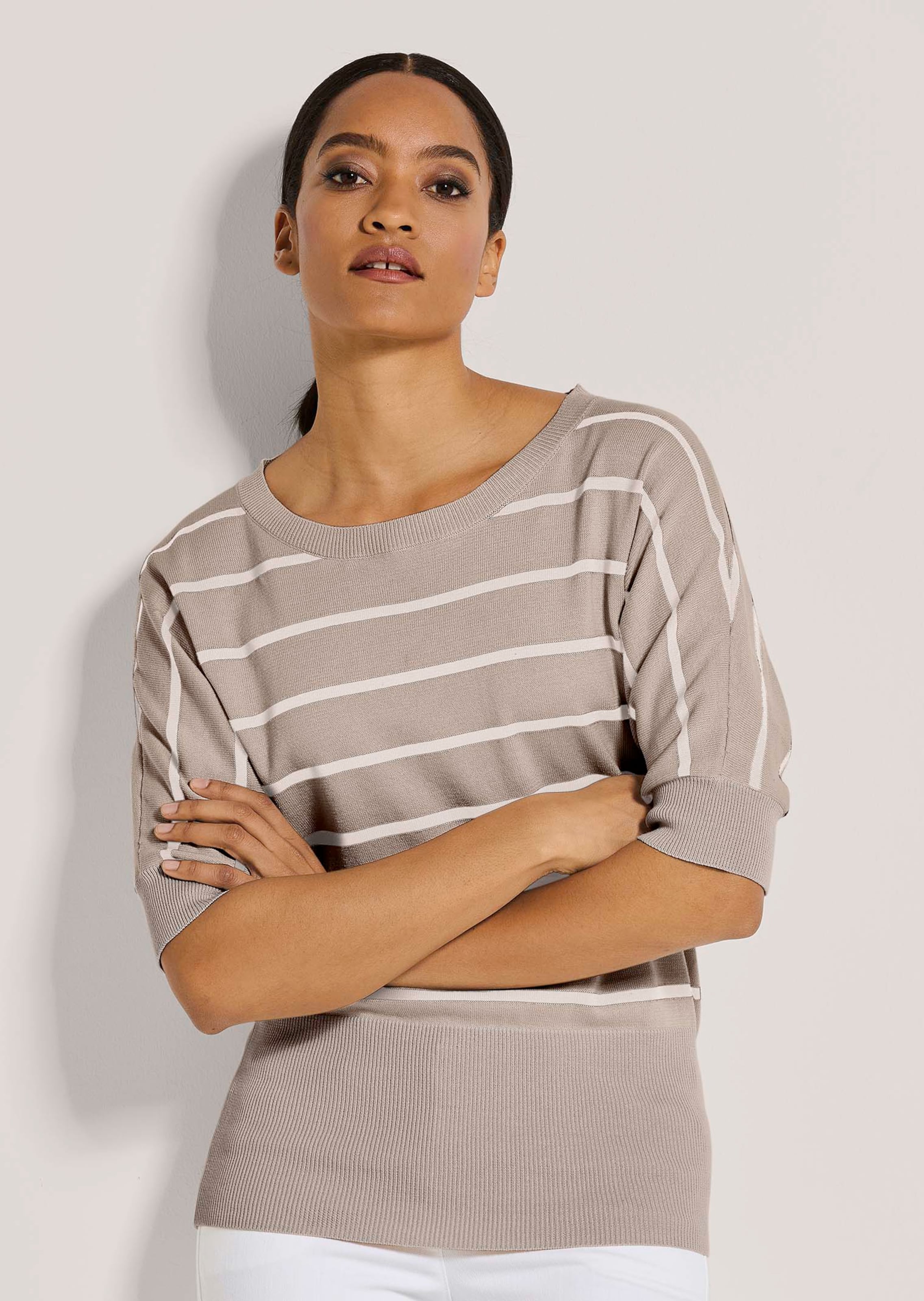Ringelpullover mit halblangen Ärmeln und breitem Bund