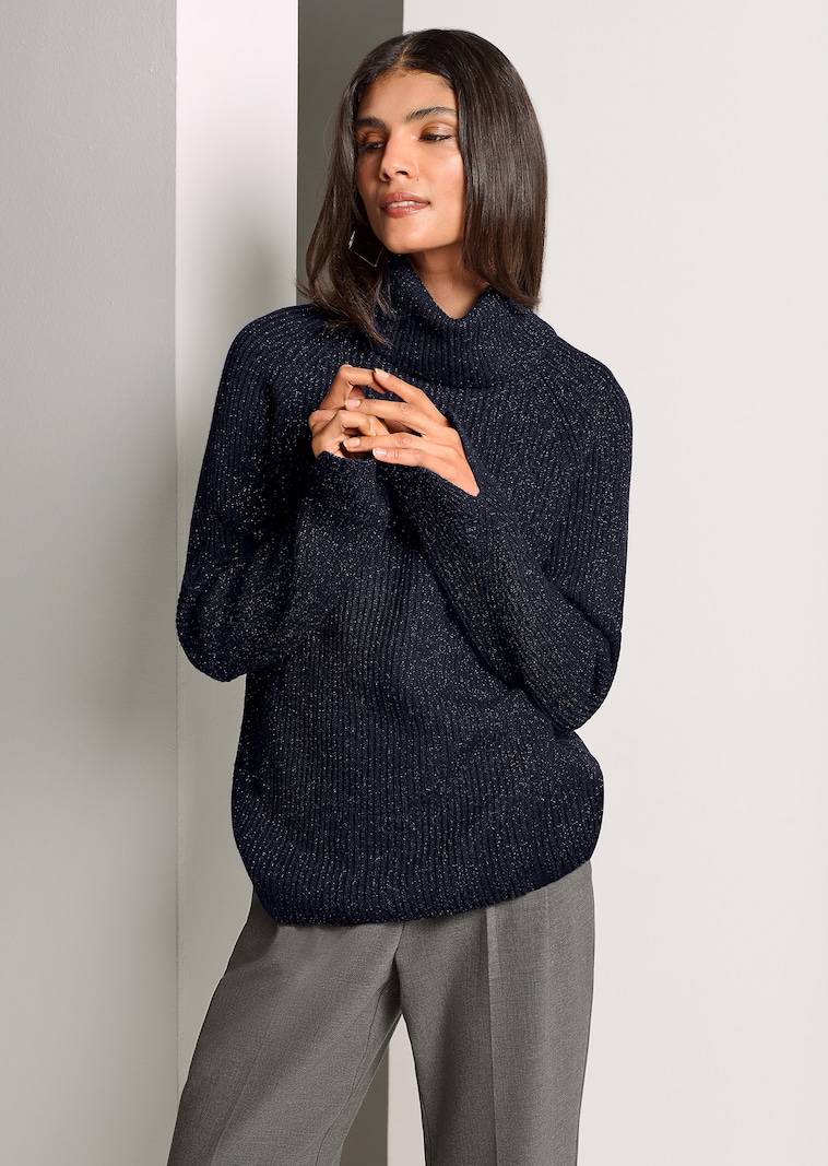 Schimmernder Rollkragen-Pullover mit Raglanärmeln