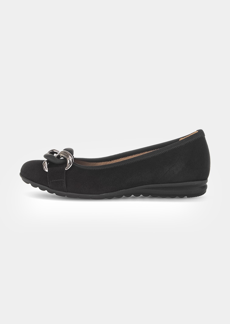 Ballerina aus Leder mit Schmuckkette