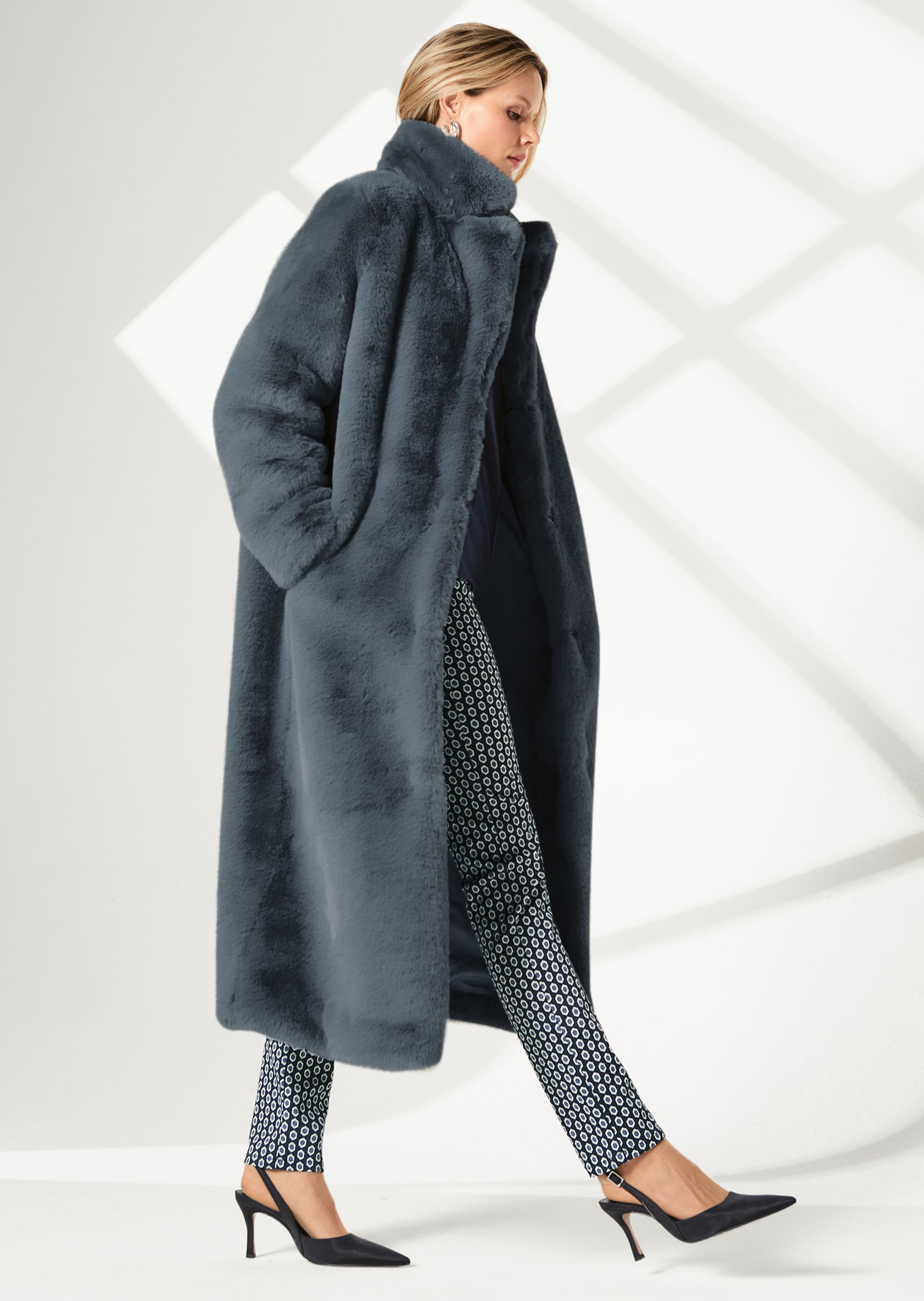 Manteau long en fausse fourrure