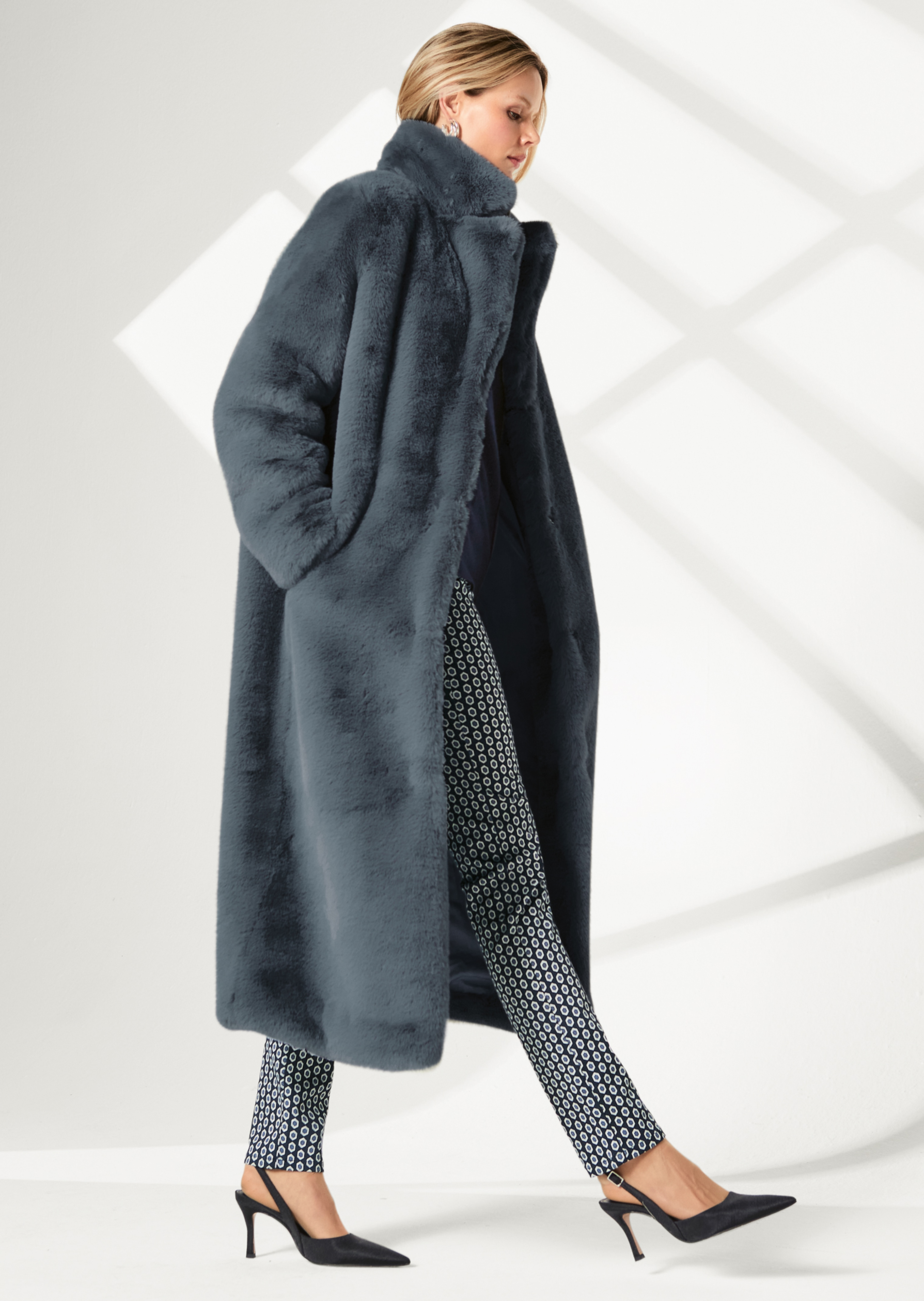 Manteau long en fausse fourrure
