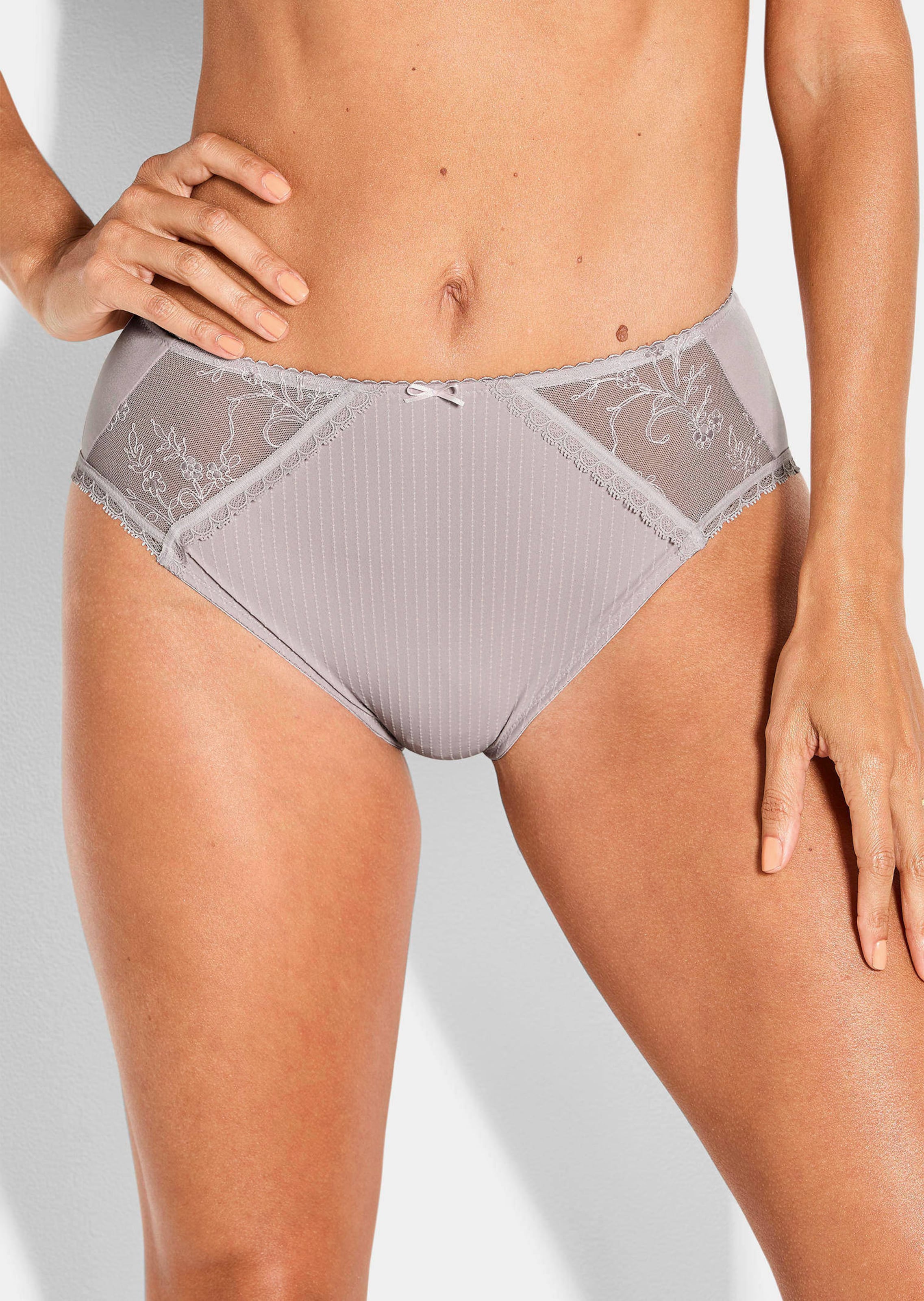 Taillenslip mit Spitzeneinsatz