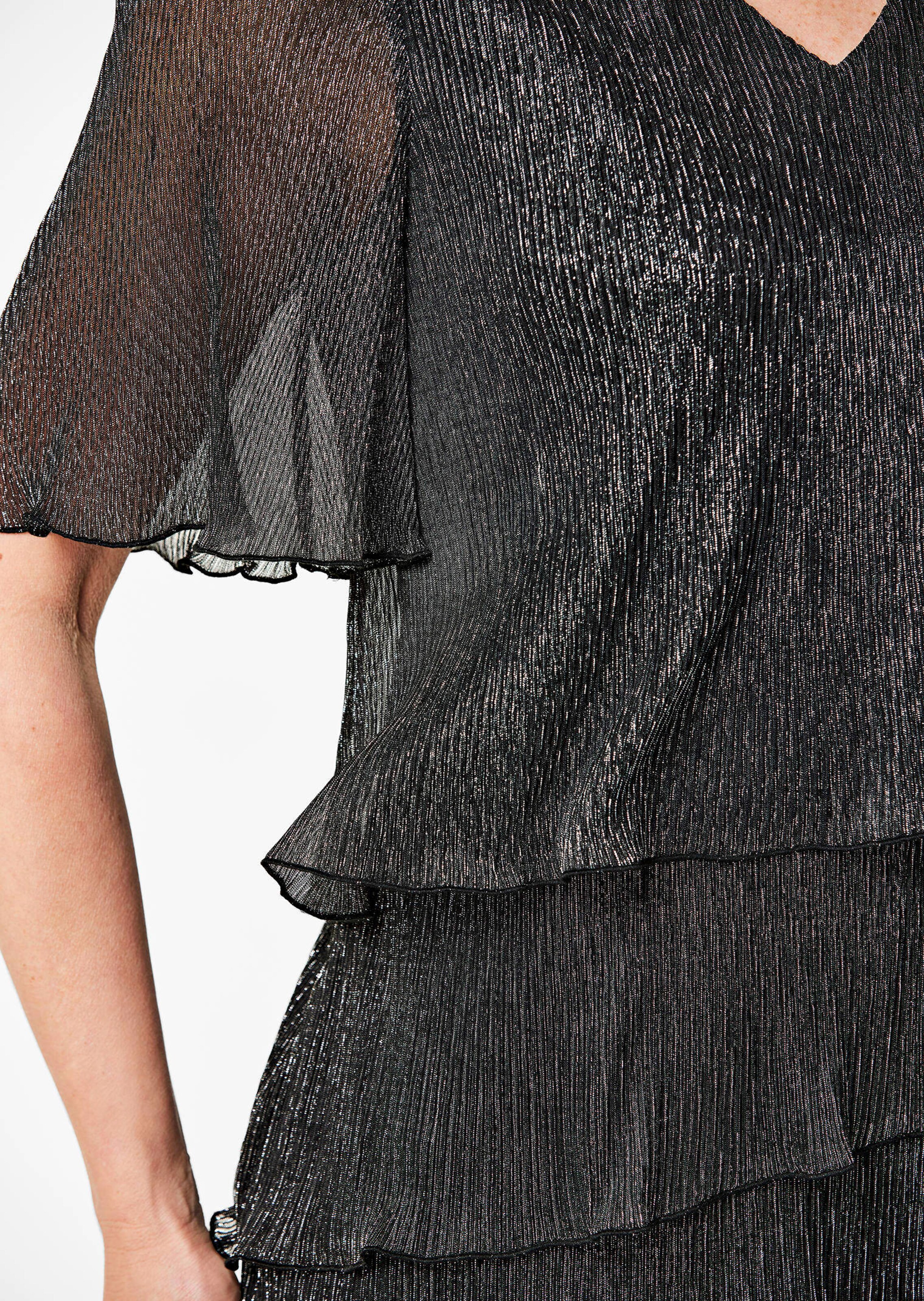 Kleid aus glänzendem Plissée thumbnail 5
