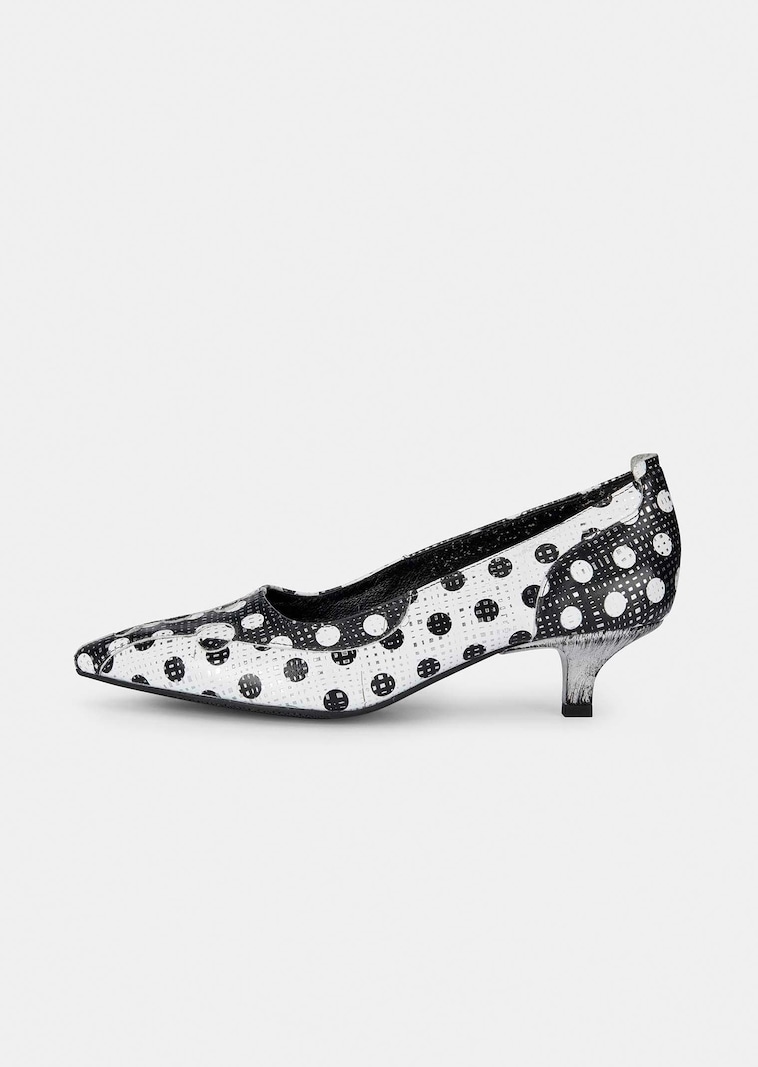 Pumps aus Leder mit Punktemuster