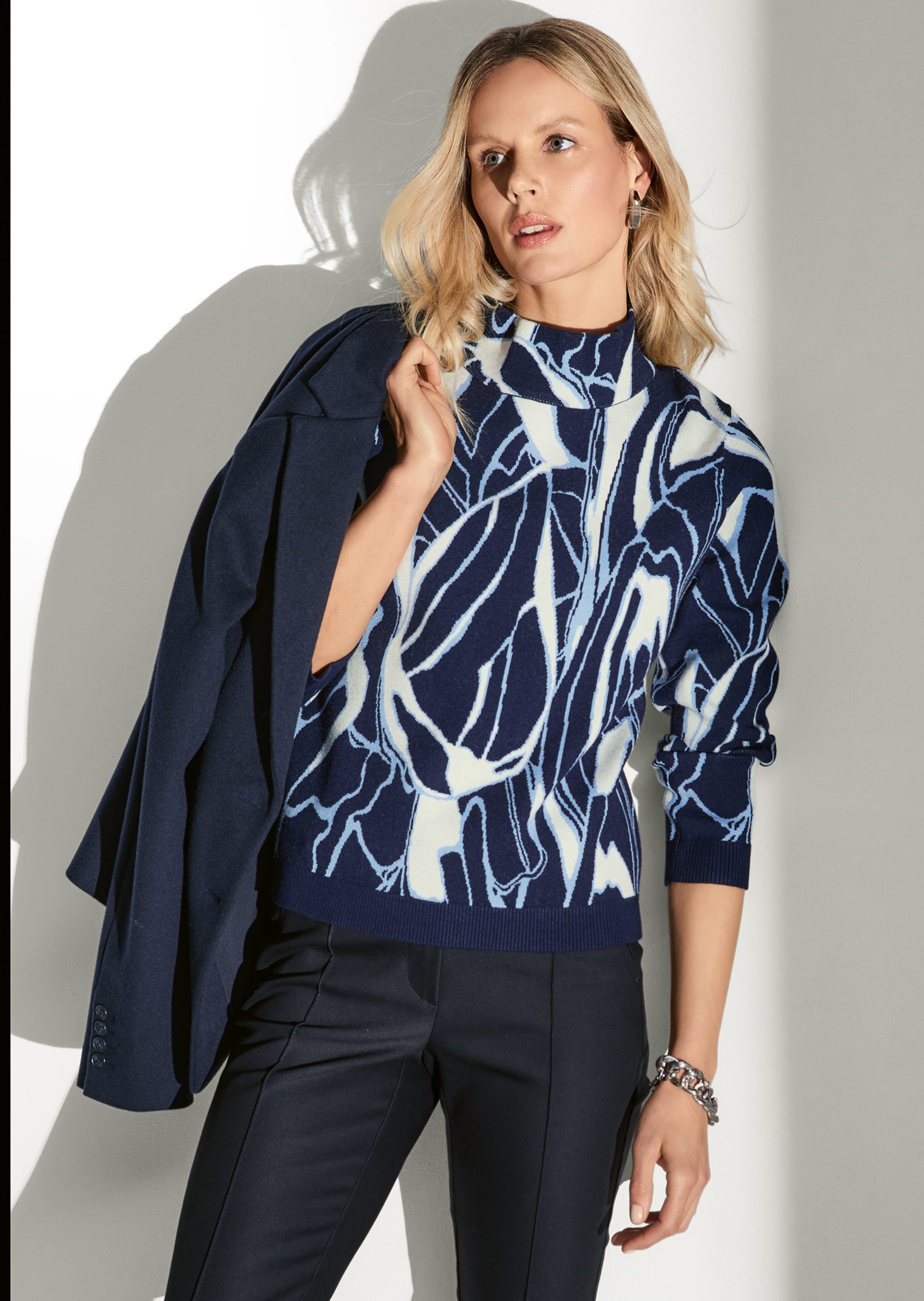 Pull jacquard