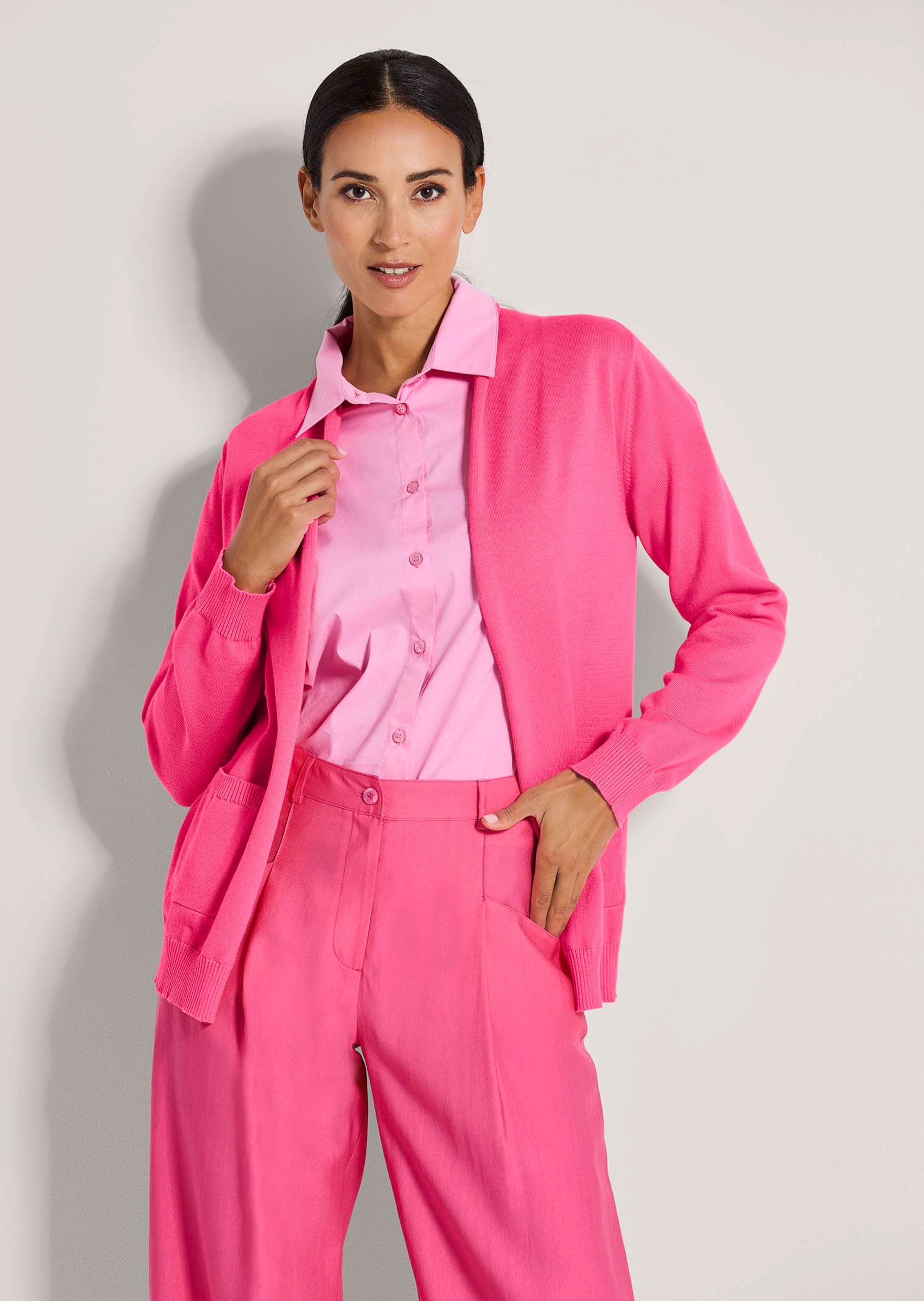 Long cardigan without fastening