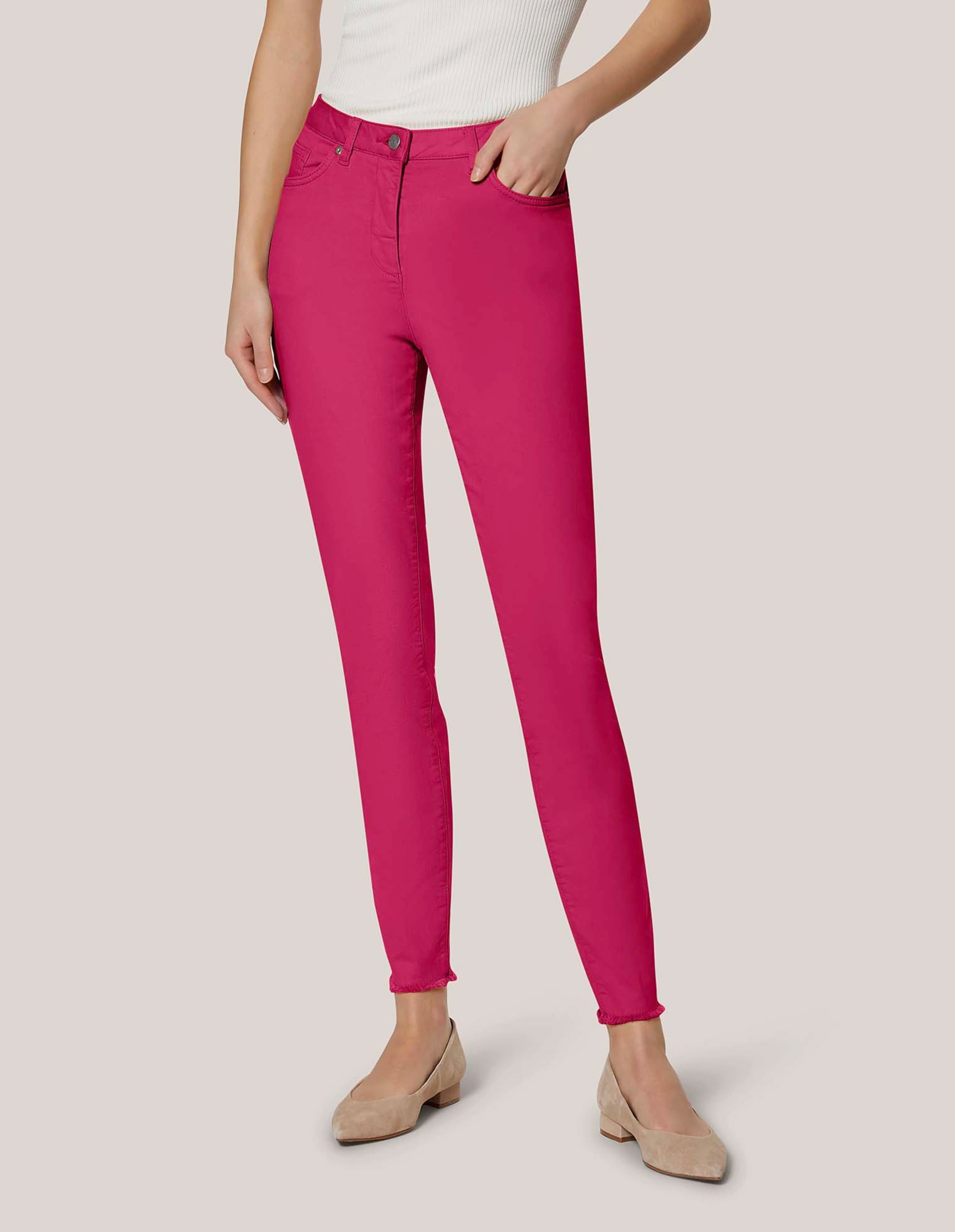 Jeans mit feinem Fransensaum
