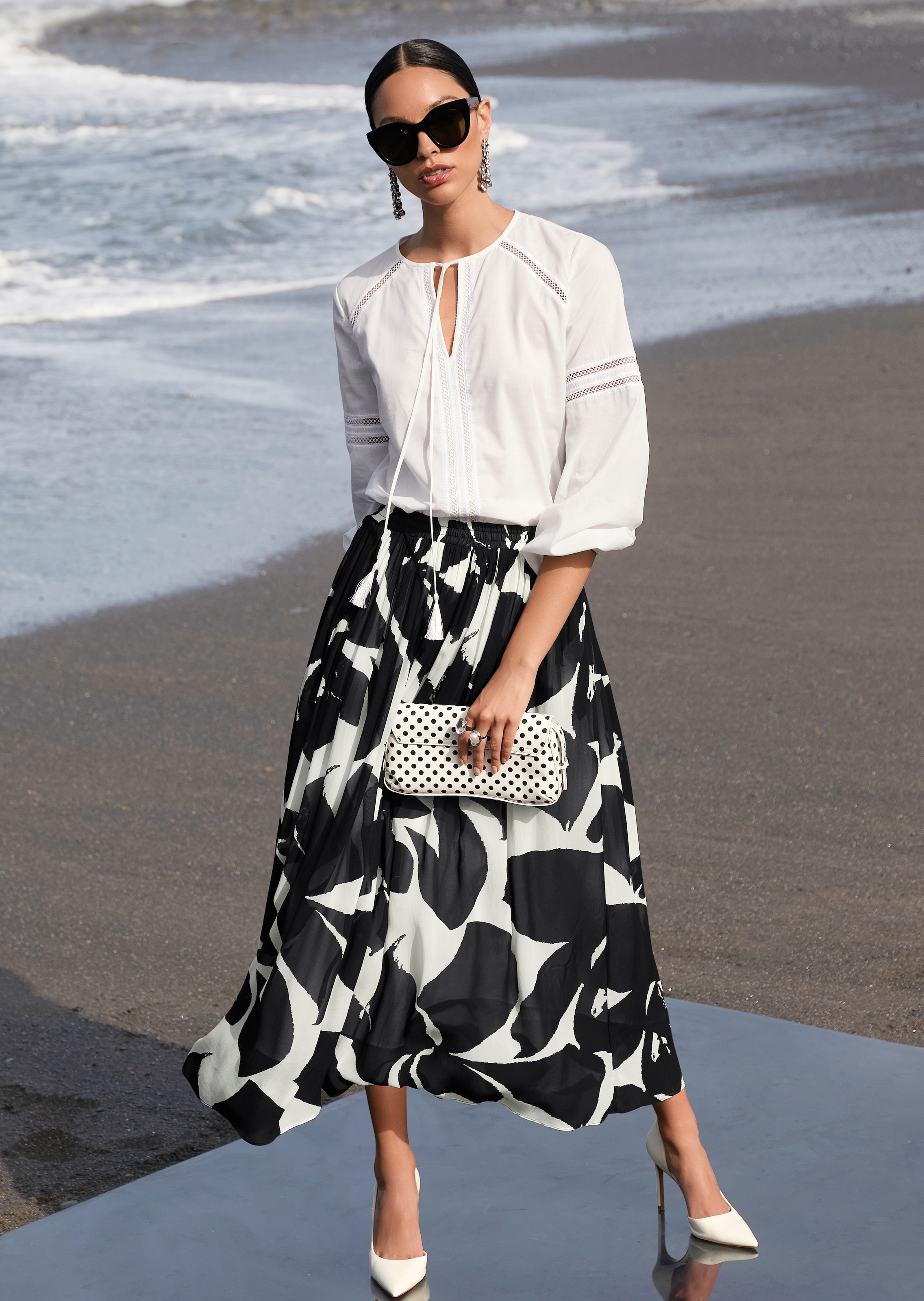 Rundhals-Bluse mit Spitze
