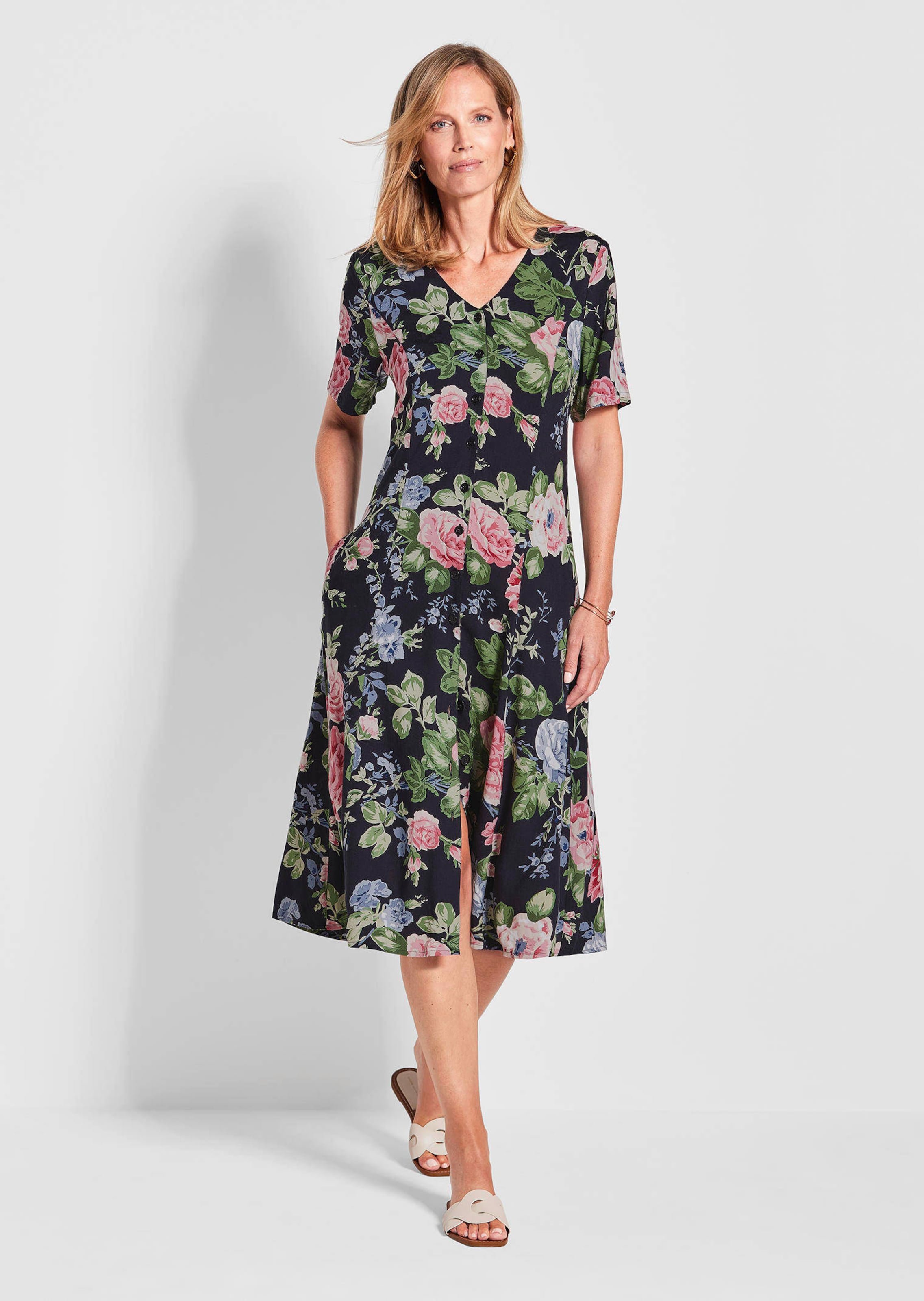 Romantisches Kleid mit floralem Alloverdruck