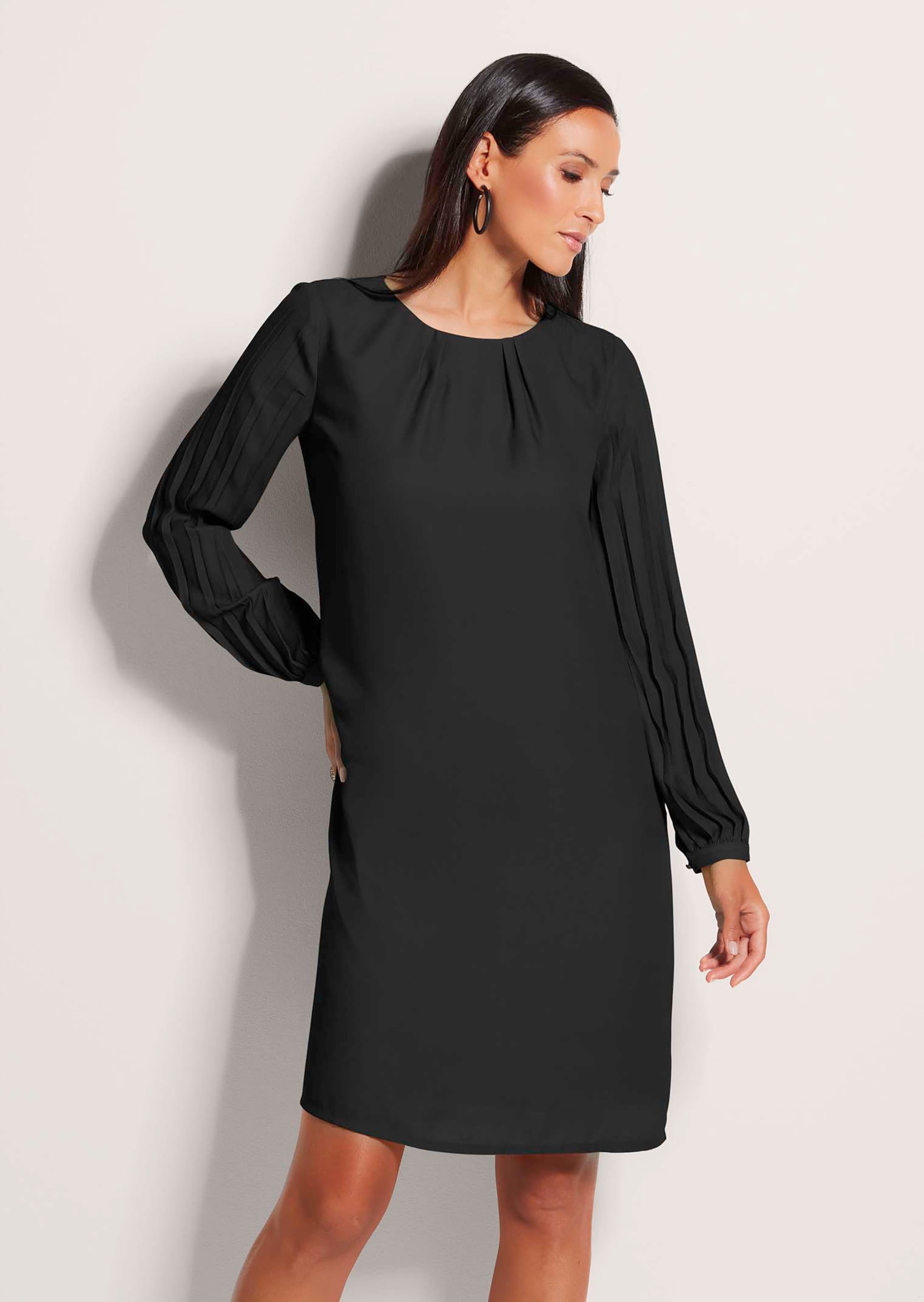 Robe droite avec manches plissées