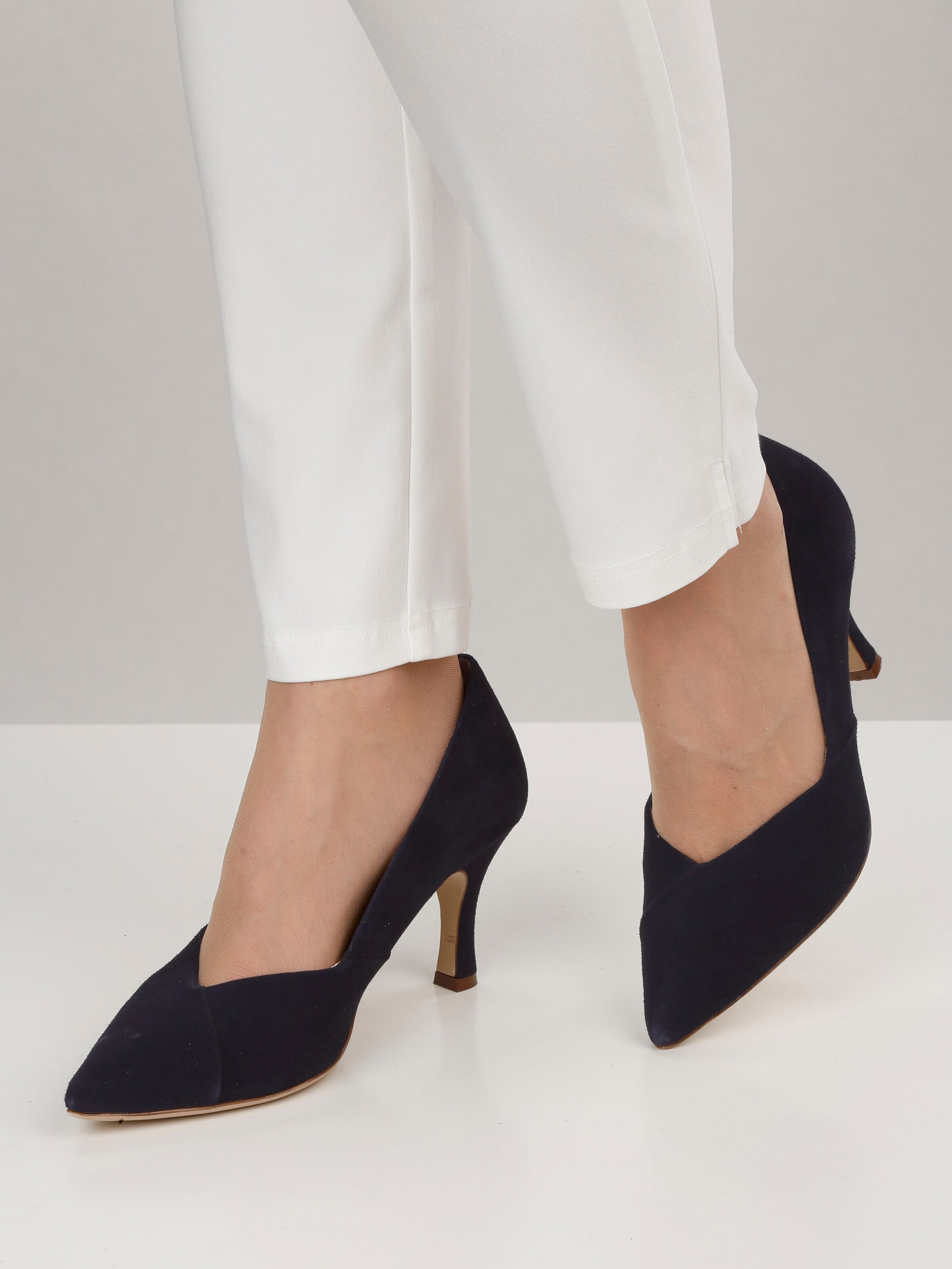 Pumps in V-Shape
