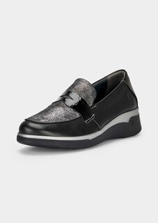 Schimmernde Slipper mit Lack-Akzenten thumbnail 1