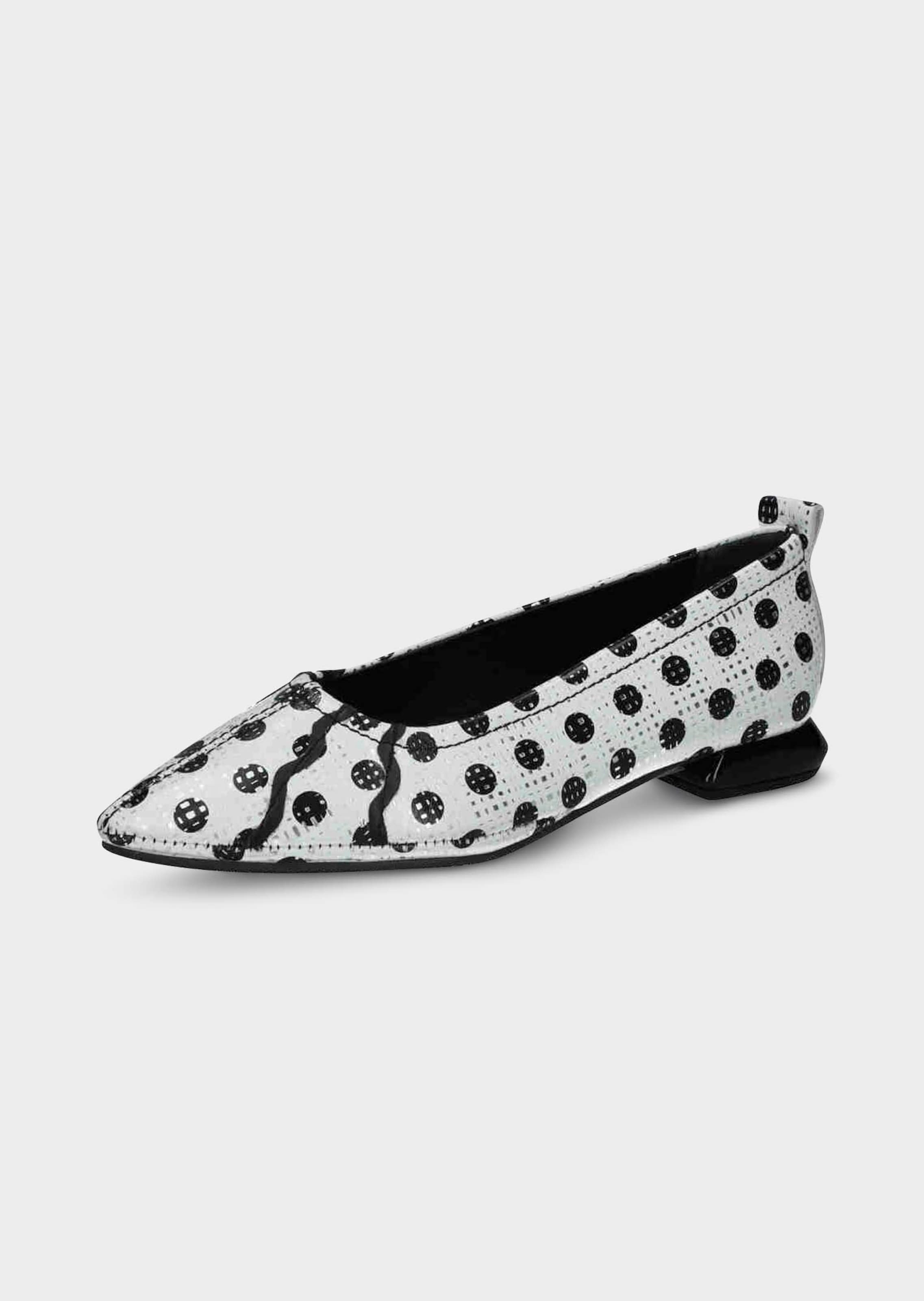 Ballerina mit Polka Dots