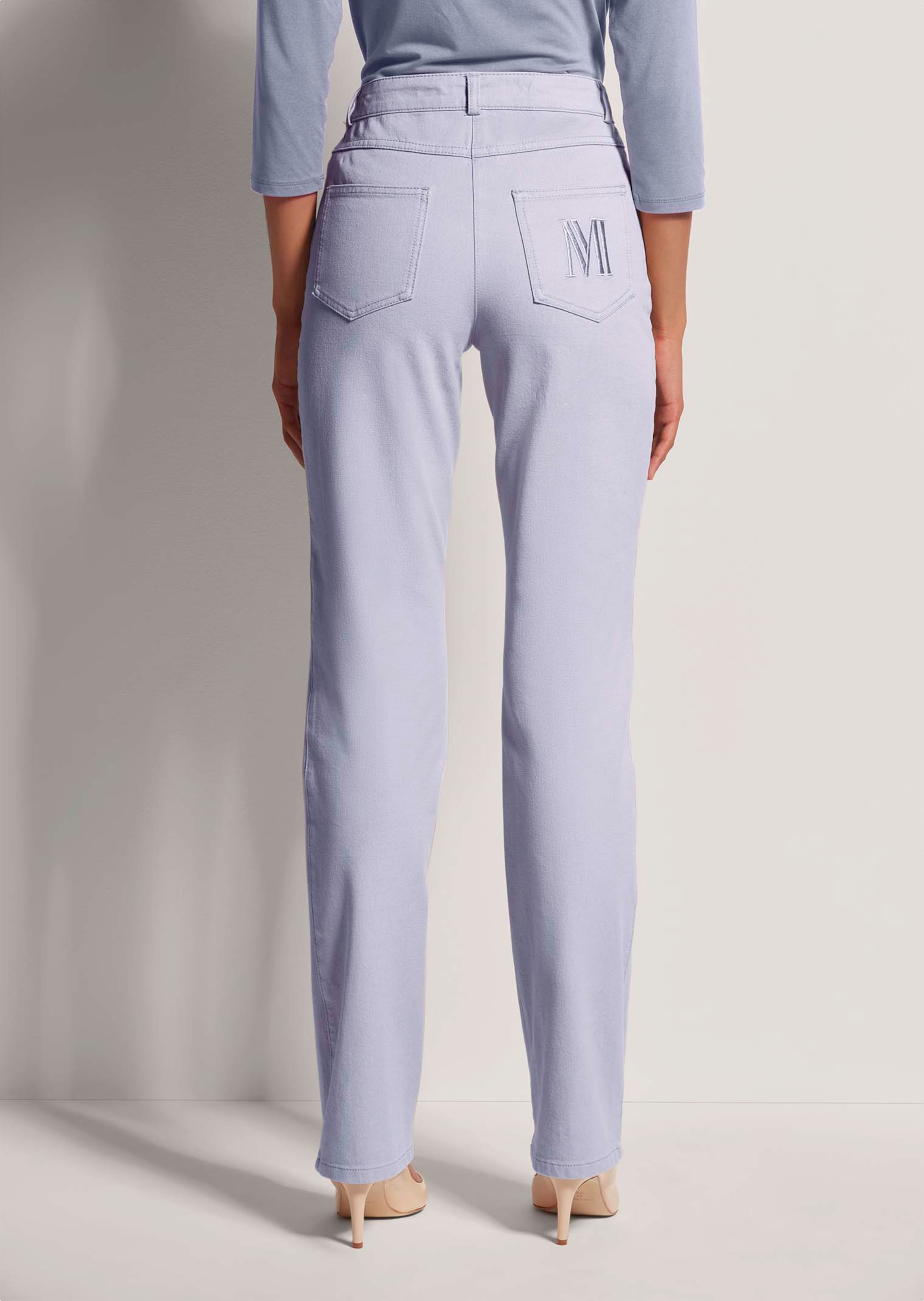 M-Jeans in gerader Form mit Logo-Stickerei thumbnail 3