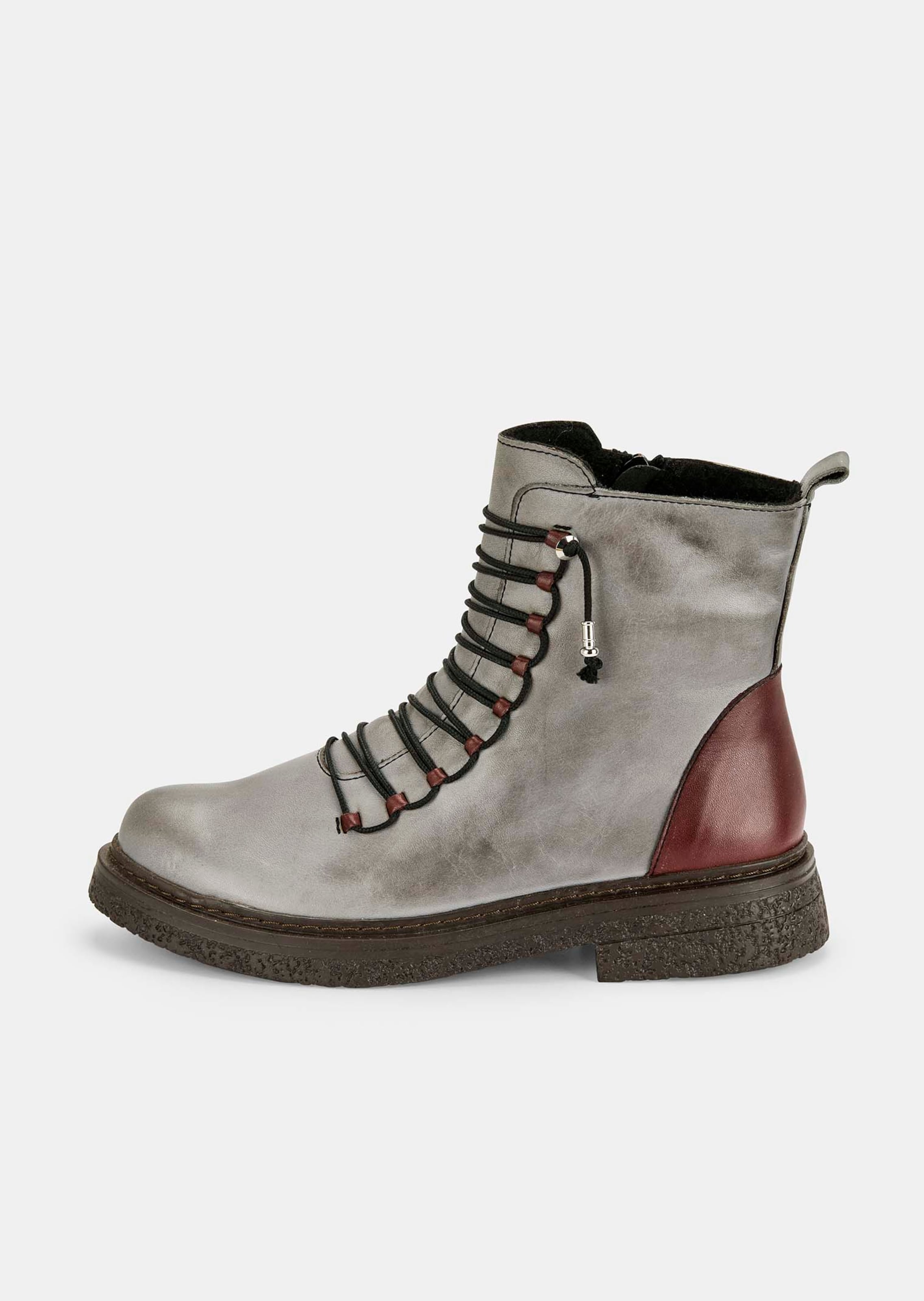 Stiefeletten aus Leder mit Zierschnürung