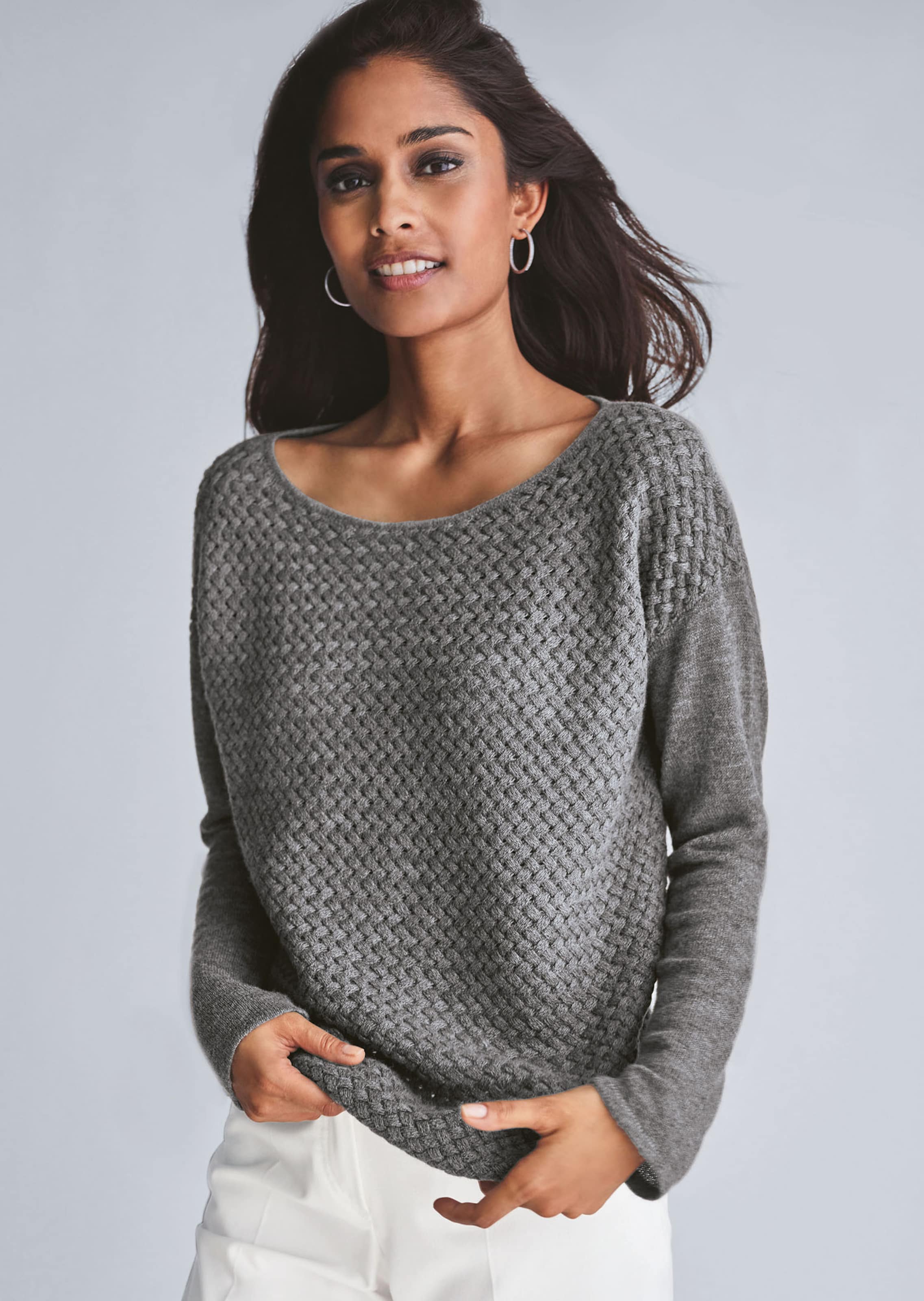 Oversize-Pullover mit Flechtmuster