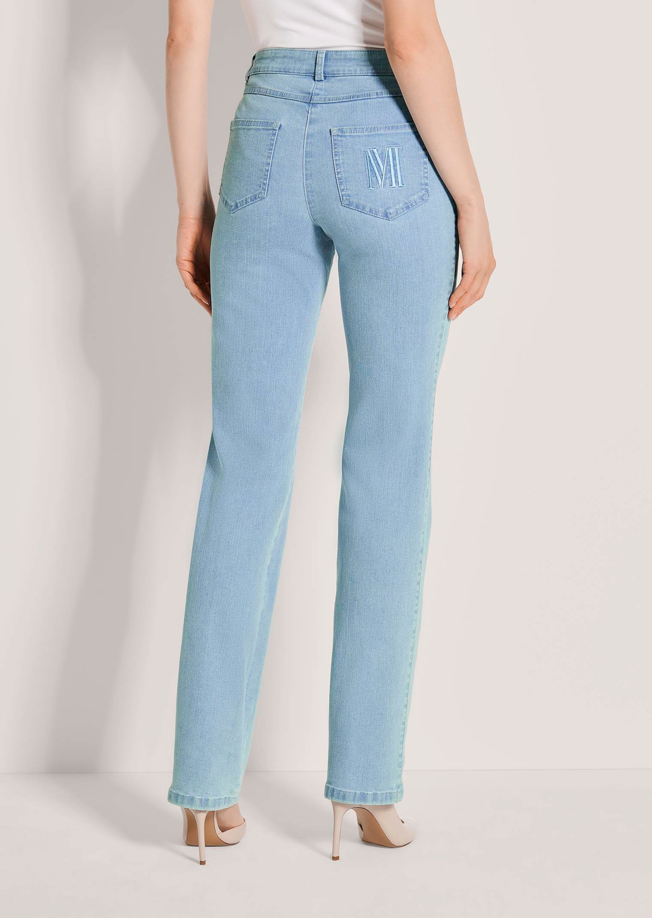 M-Jeans in gerader Form mit Logo-Stickerei thumbnail 4